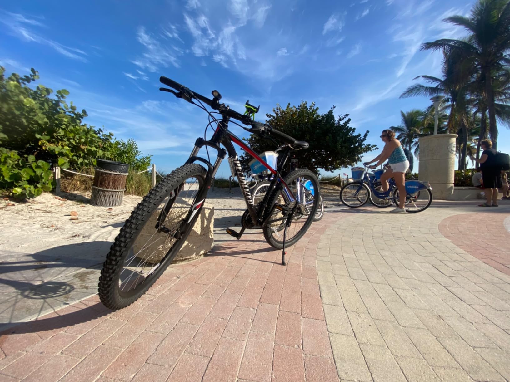 Orbit Velo - Advanced Bike Tracker with Apple Find My, Global GPS Location on iPhone, iPad, Mac & Apple Watch, Waterproof with 3 Year Battery Life, Secure Mount for Bottle Holder customer photo 2