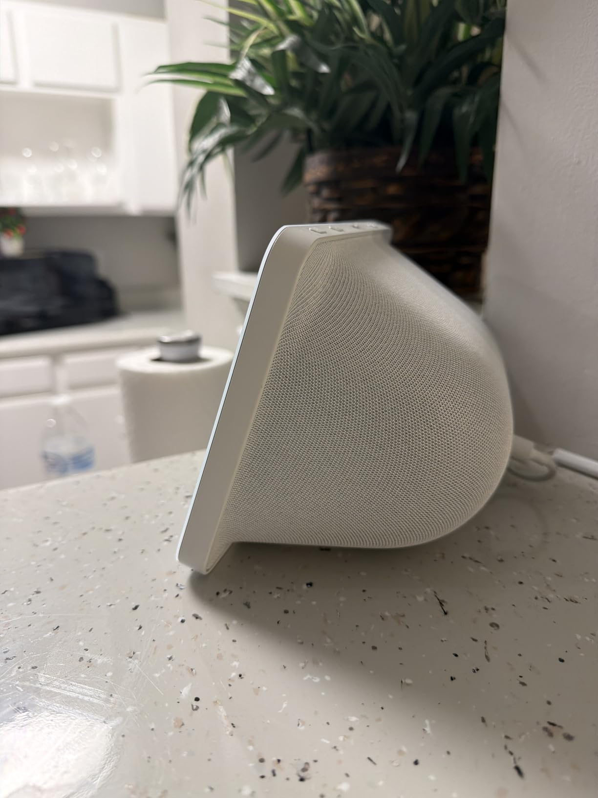 Amazon Echo Show 8, With Spatial Audio, Smart Home Hub, ideal for open living spaces, Designed for Alexa+, Charcoal customer photo 2