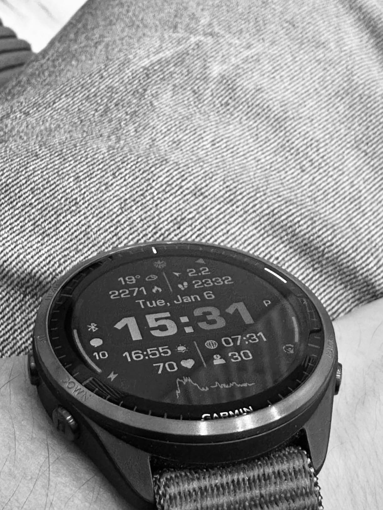 Garmin Forerunner 965 Running Smartwatch, Colorful AMOLED Display, Training Metrics and Recovery Insights, Black and Powder Gray customer photo 1