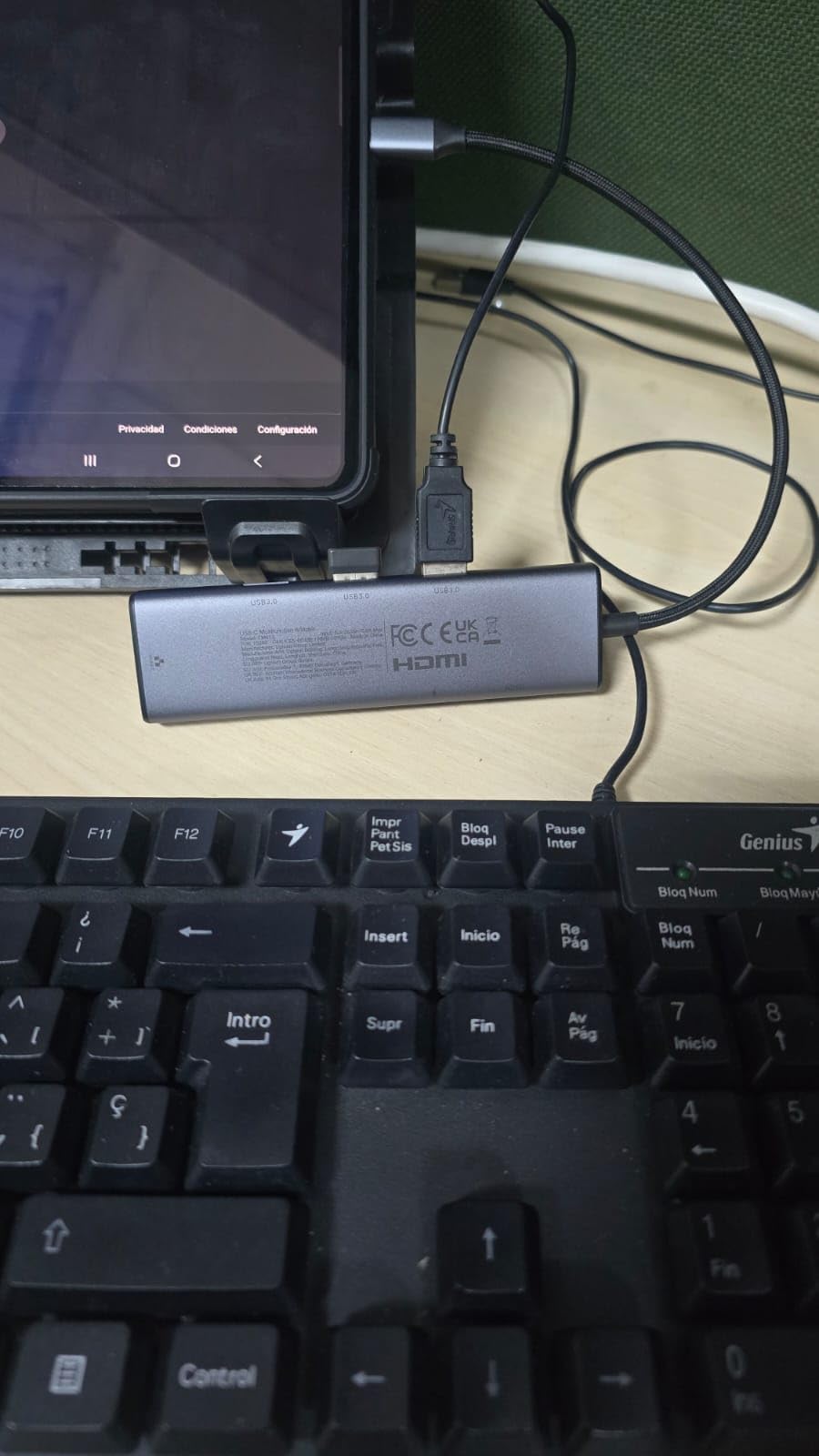 UGREEN Revodok 6 in 1 USB C Hub Gigabit Ethernet Adapter with 4K HDMI, 100W PD Charging, USB A Data Ports Compatible with Mac M1, M2, M3, M4,M5,iPad, iPhone 16 Pro/Pro Max, Steam Deck customer photo 2