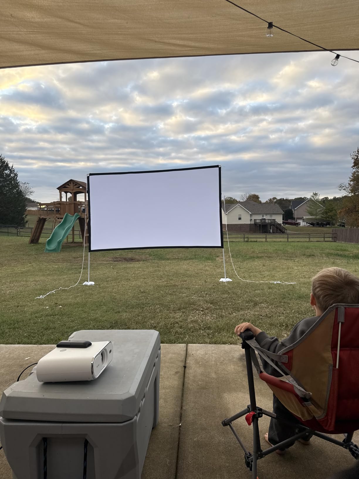 Portable Projector Screen with Stand Outdoor: Camping Projection Screen 80 inch 4K Movie Screen for Home Backyard Indoor 16:9 HD Night customer photo 2