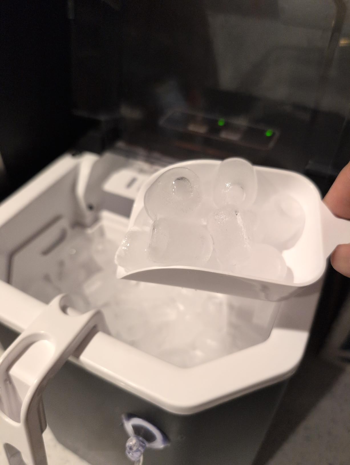 Silonn Ice Maker Countertop, Portable Ice Machine with Carry Handle, Self-Cleaning Ice Makers with Basket and Scoop, 9 Cubes in 6 Mins, 26 lbs per Day, Ideal for Home, Kitchen, Camping, RV customer photo 2