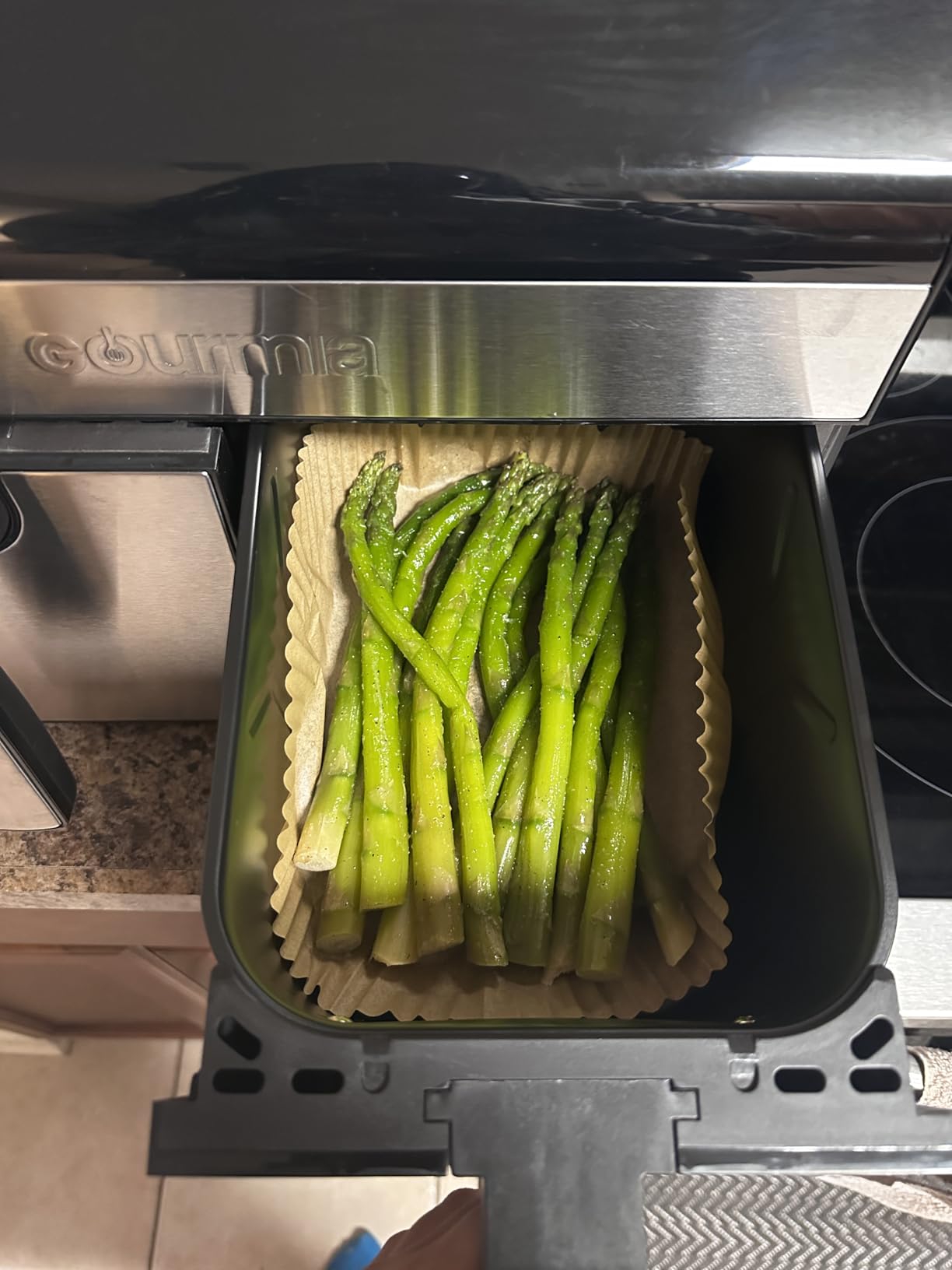Gourmia Dual Basket Air Fryer - 10 Qt Large Capacity, FryForce360, Digital Display with 7 Presets, Roast, Bake, Broil, Dehydrate, Match Cook, Sync Finish, Dishwasher Safe Accessories, Black customer photo 1