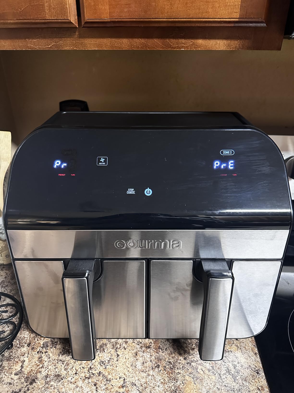 Gourmia Dual Basket Air Fryer - 10 Qt Large Capacity, FryForce360, Digital Display with 7 Presets, Roast, Bake, Broil, Dehydrate, Match Cook, Sync Finish, Dishwasher Safe Accessories, Black customer photo 2