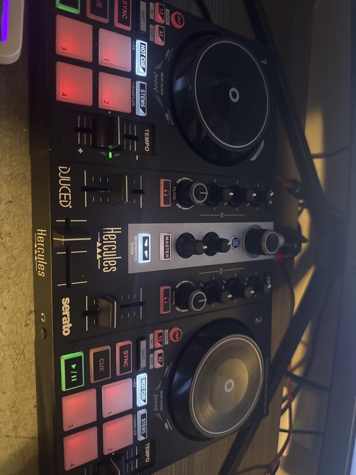 Hercules DJControl Inpulse 200 MK2 - Ideal DJ Controller for Learning to Mix - Software and Tutorials Included, Black customer photo 2
