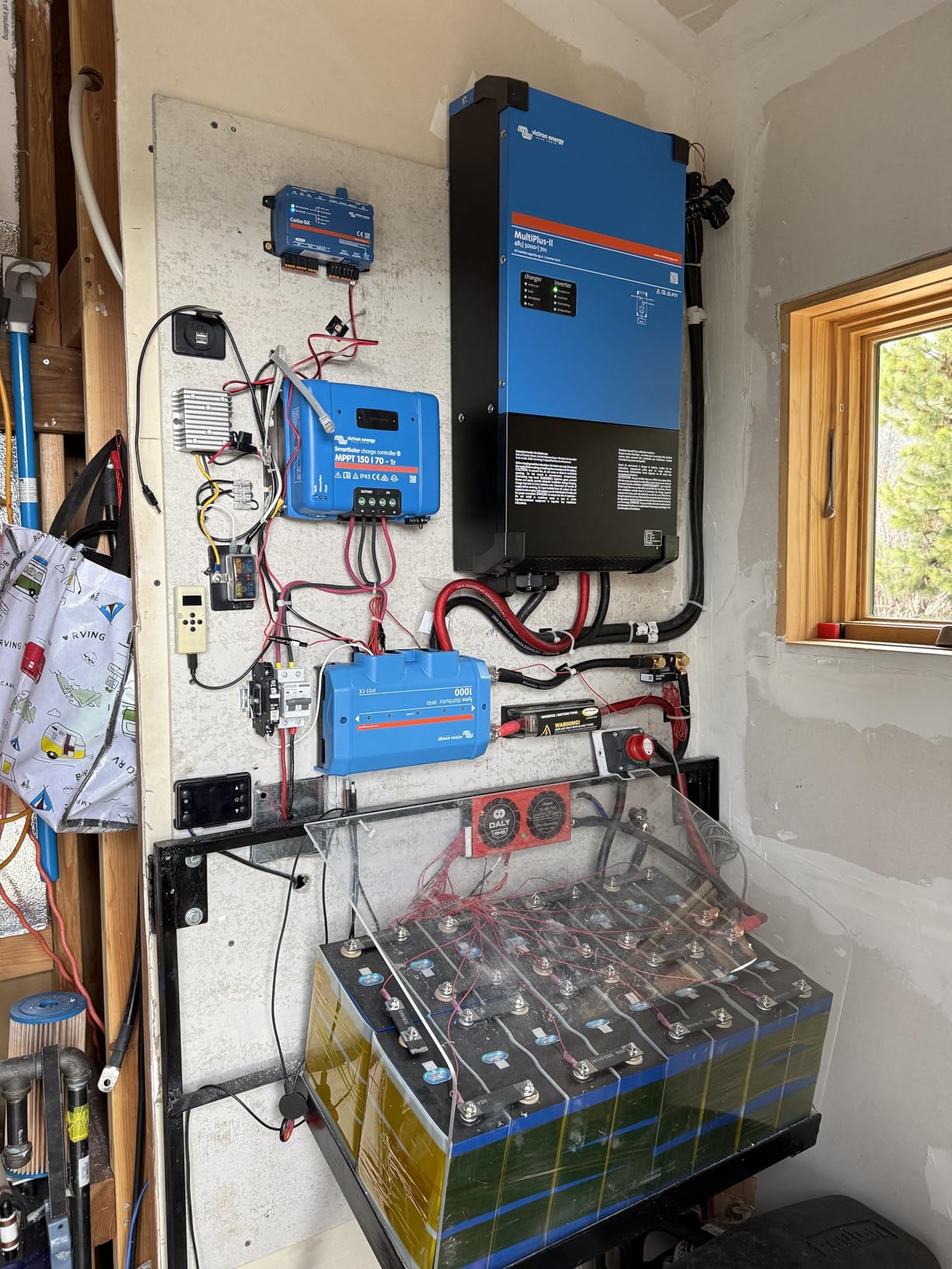 Victron Energy MultiPlus-II - Power Inverter - Pure Sine Wave Inverter Charger for 120 amp Battery - with PowerAssist Technology - 3000VA 12-Volt customer photo 1