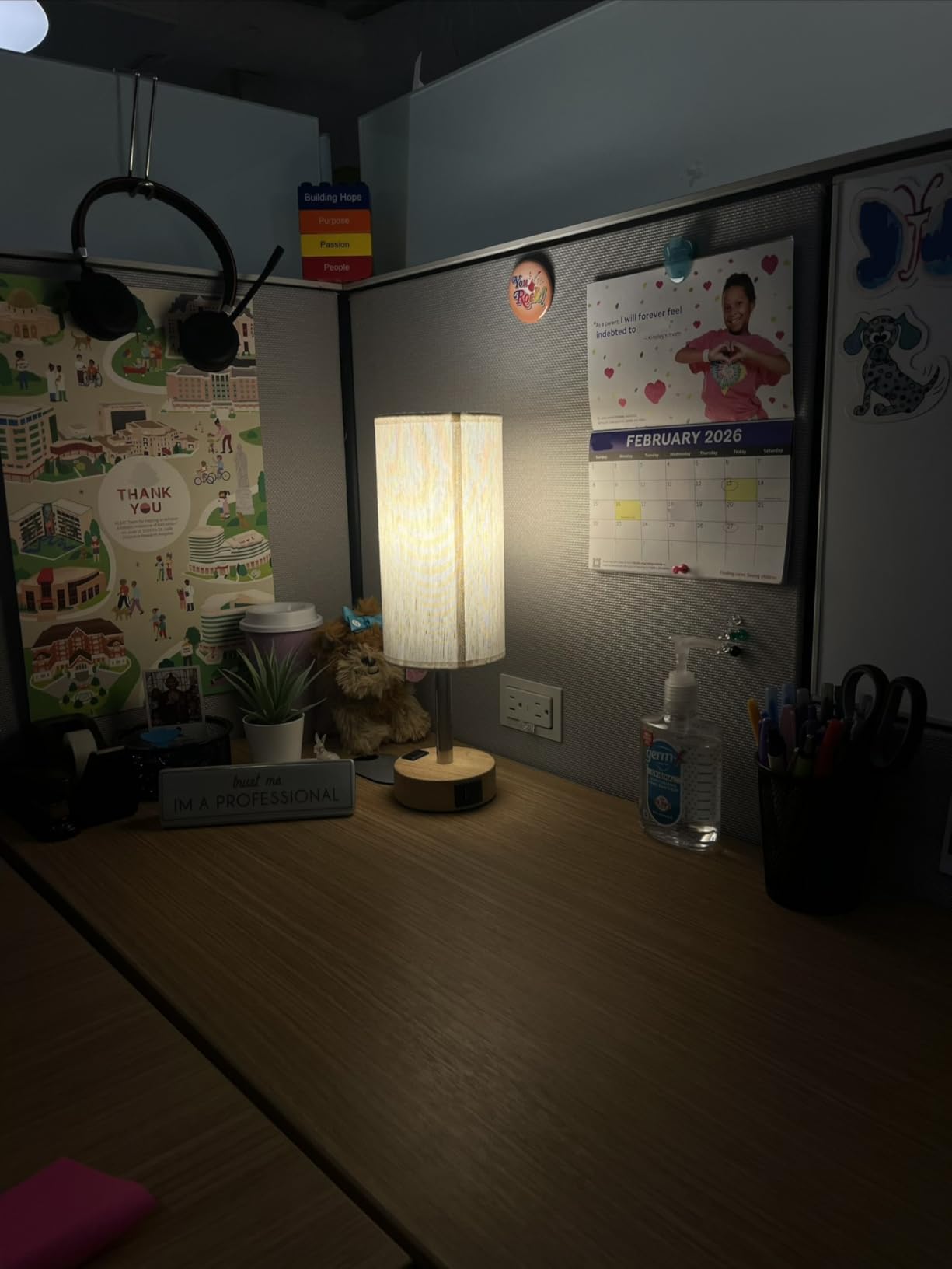 Fenmzee Bedside Table Lamp for Bedroom - 3 Way Dimmable Touch Lamp USB C Charging Ports and AC Outlet, Small Lamp Wood Base Round Flaxen Fabric Shade for Living Room, Desk, LED Bulb Included customer photo 2