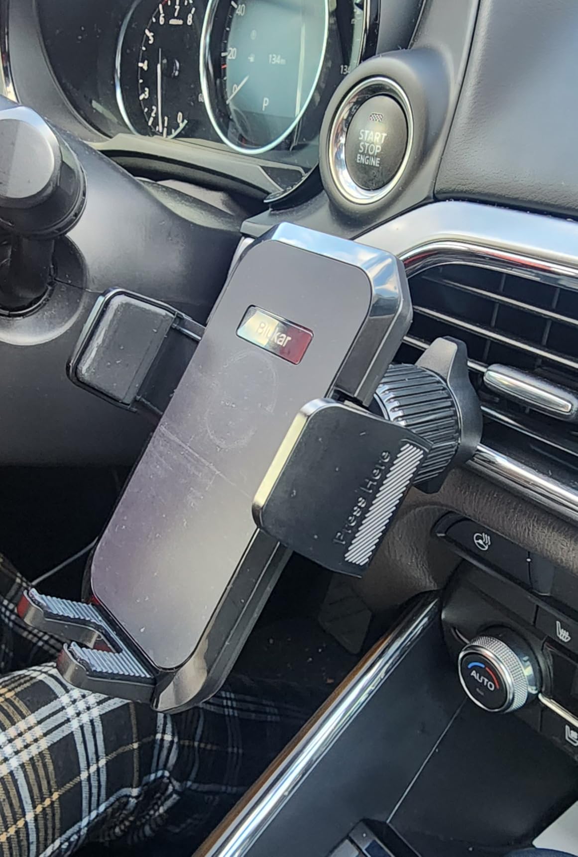 Blukar Car Phone Holder Mount, Super Stable Air Vent Cell Phone Car Mount with 2025 Metal Hook Clip, 360° Rotation,One Button Release for iPhone, Galaxy, Google, and All Other Smartphones customer photo 1