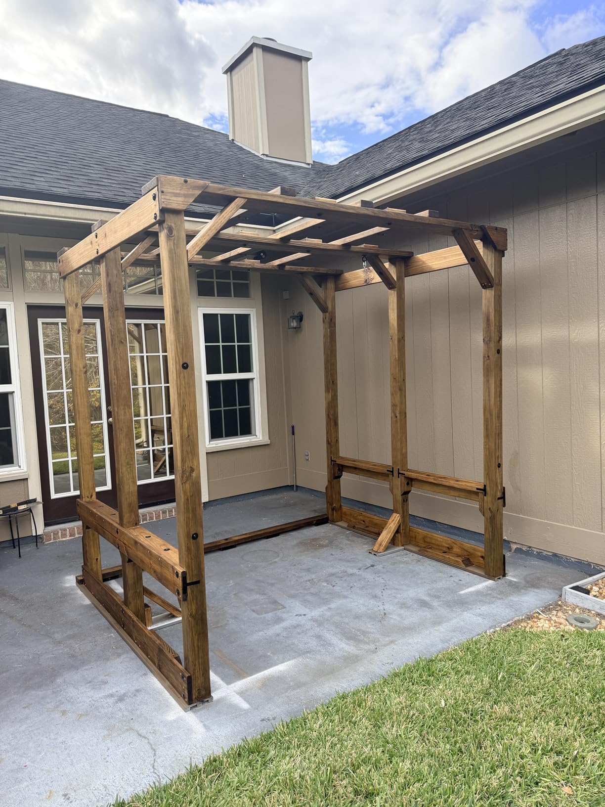 DEWALT 20V MAX Cordless Drill Driver Set, Electric Drill, Brushless 1/2 In 2 Speed, 2.0 Ah Battery and Charger Included, LED Light (DCD777D1) customer photo 1