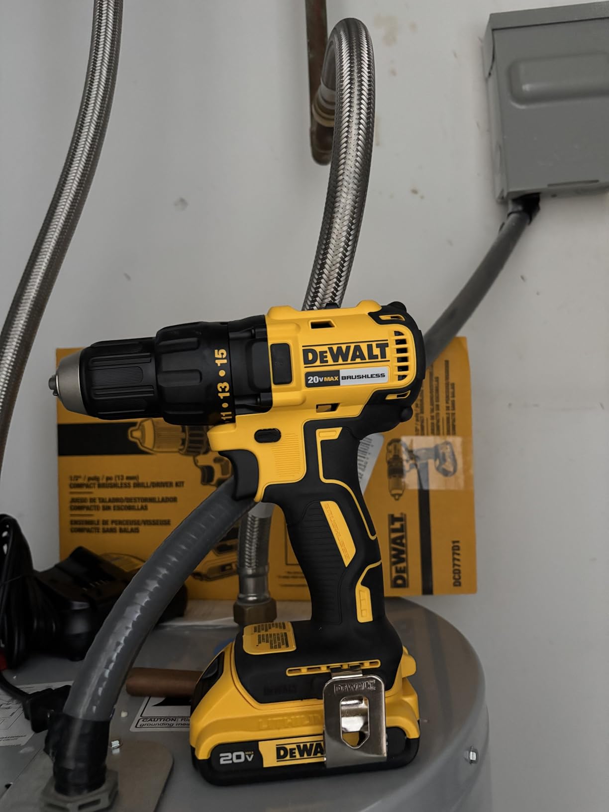 DEWALT 20V MAX Cordless Drill Driver Set, Electric Drill, Brushless 1/2 In 2 Speed, 2.0 Ah Battery and Charger Included, LED Light (DCD777D1) customer photo 2