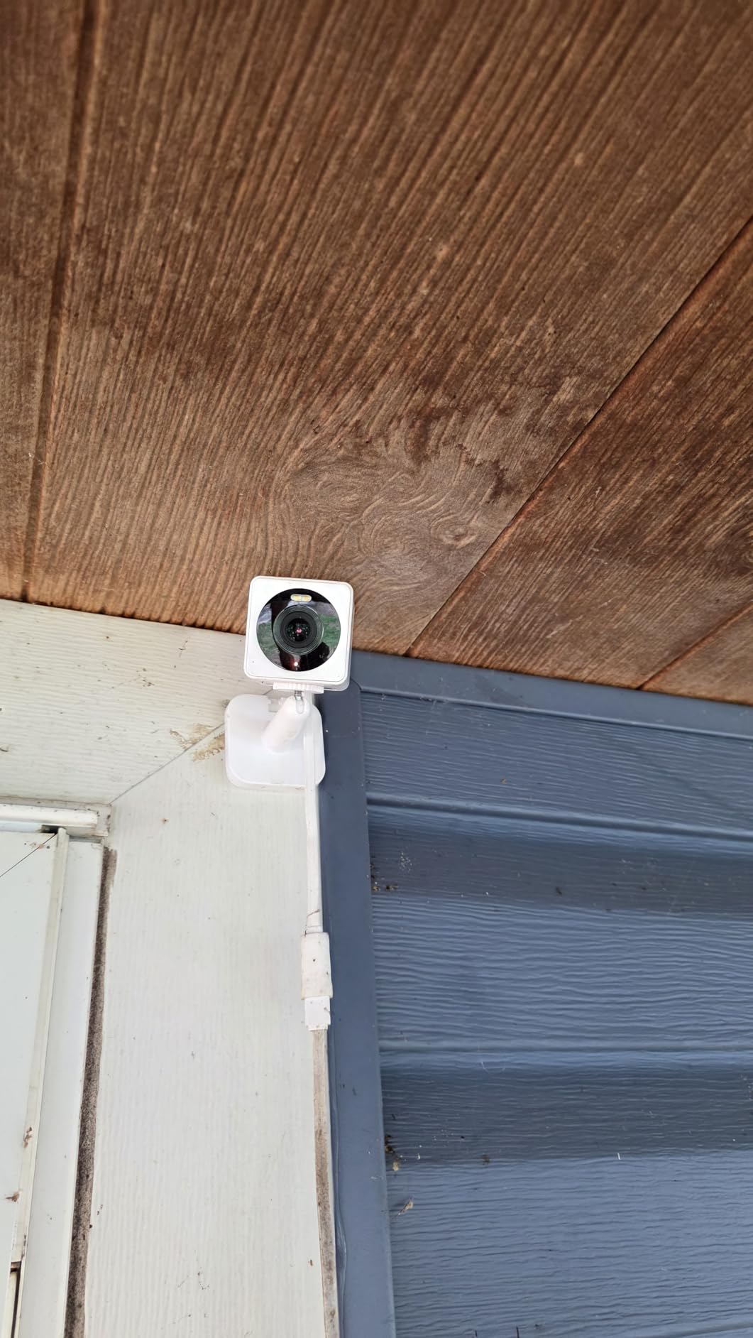 Wyze Cam OG Indoor/Outdoor 1080p Wi-Fi Smart Home Security Camera with Color Night Vision, Built-in Spotlight, Motion Detection, 2-Way Audio, Compatible with Alexa & Google, Black customer photo 1