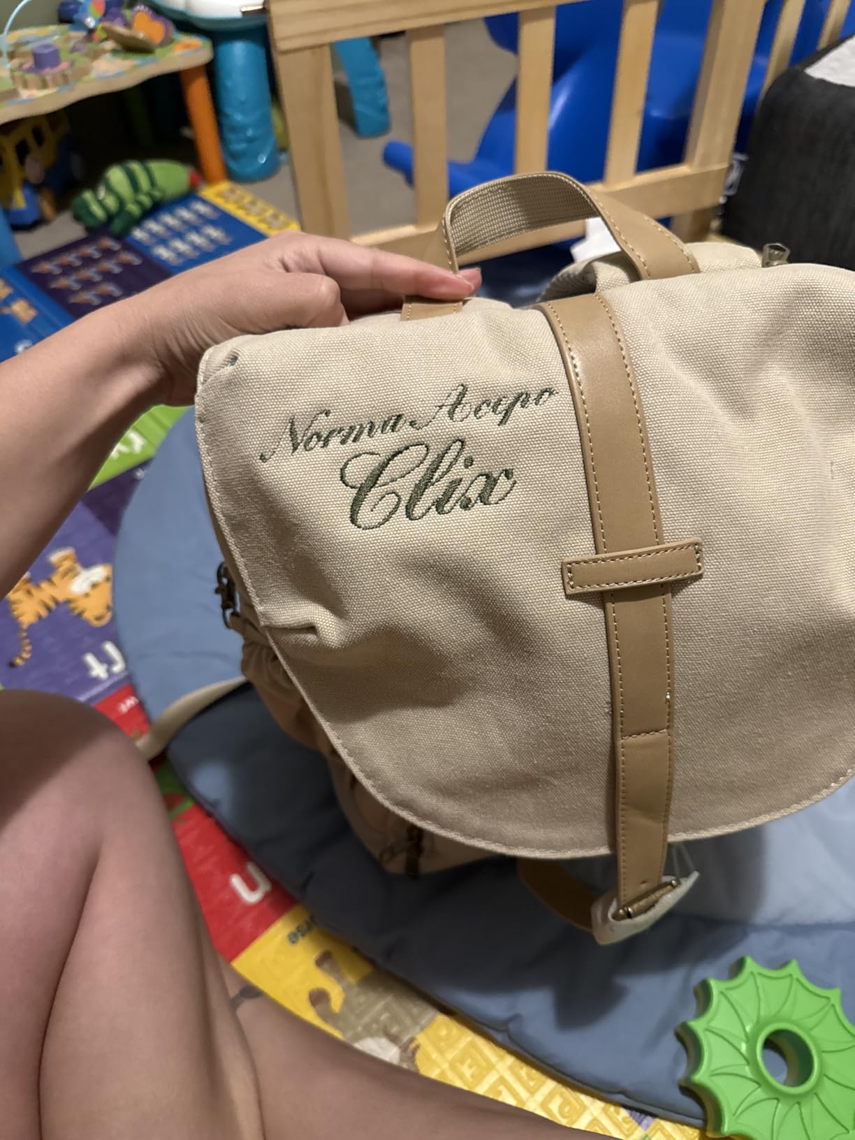 BAGSMART Camera Backpack, DSLR Camera Bag Backpacks for Photographers, Waterproof Anti-Theft Photography Backpack with 15 Inch Laptop Compartment & Tripod Holder, Ivory White customer photo 1