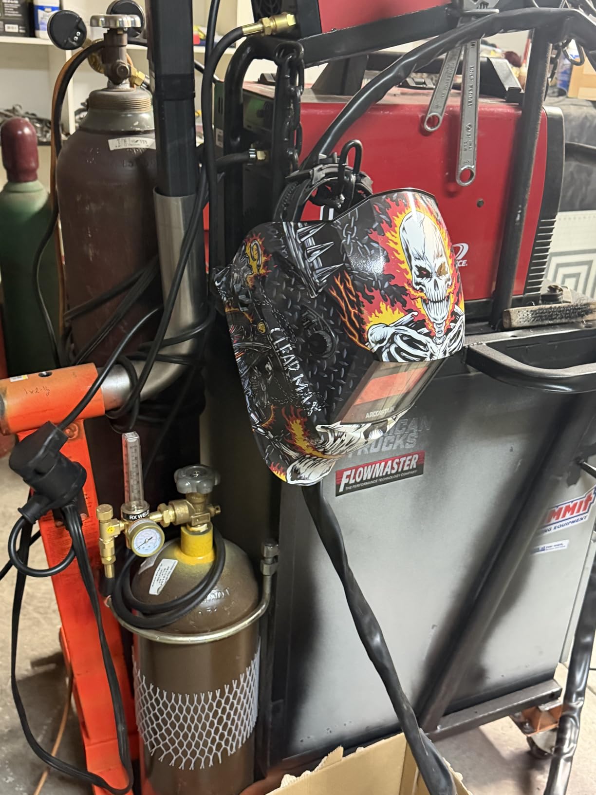 ARCCAPTAIN Welding Helmet Auto Darkening, 1/1/1/1 True Color Welding Hood, 4 Arc Sensor 1/25000s Response Time Solar Powered Weld Hood Helmet HSH-S800 Skeleton Knight customer photo 1