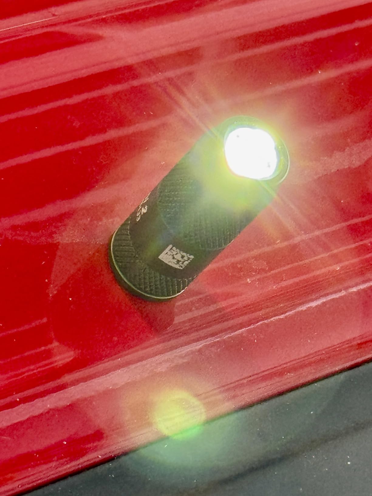 OLIGHT IMINI 2 EDC Rechargeable Keychain Flashlight, 50 Lumens Compact and Portable Mini LED Keyring Lights with Built-in Battery Ideal for Everyday Carry and Emergencies (Black) customer photo 1