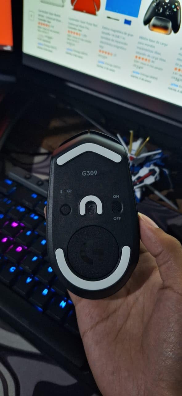 Logitech G309 Lightspeed Wireless Gaming Mouse, Lightweight, LIGHTFORCE Hybrid Switches, Hero 25K Sensor, 300+ Hour Battery Life with AA Battery, 6 Programmable Buttons, PC & Mac - White customer photo 2