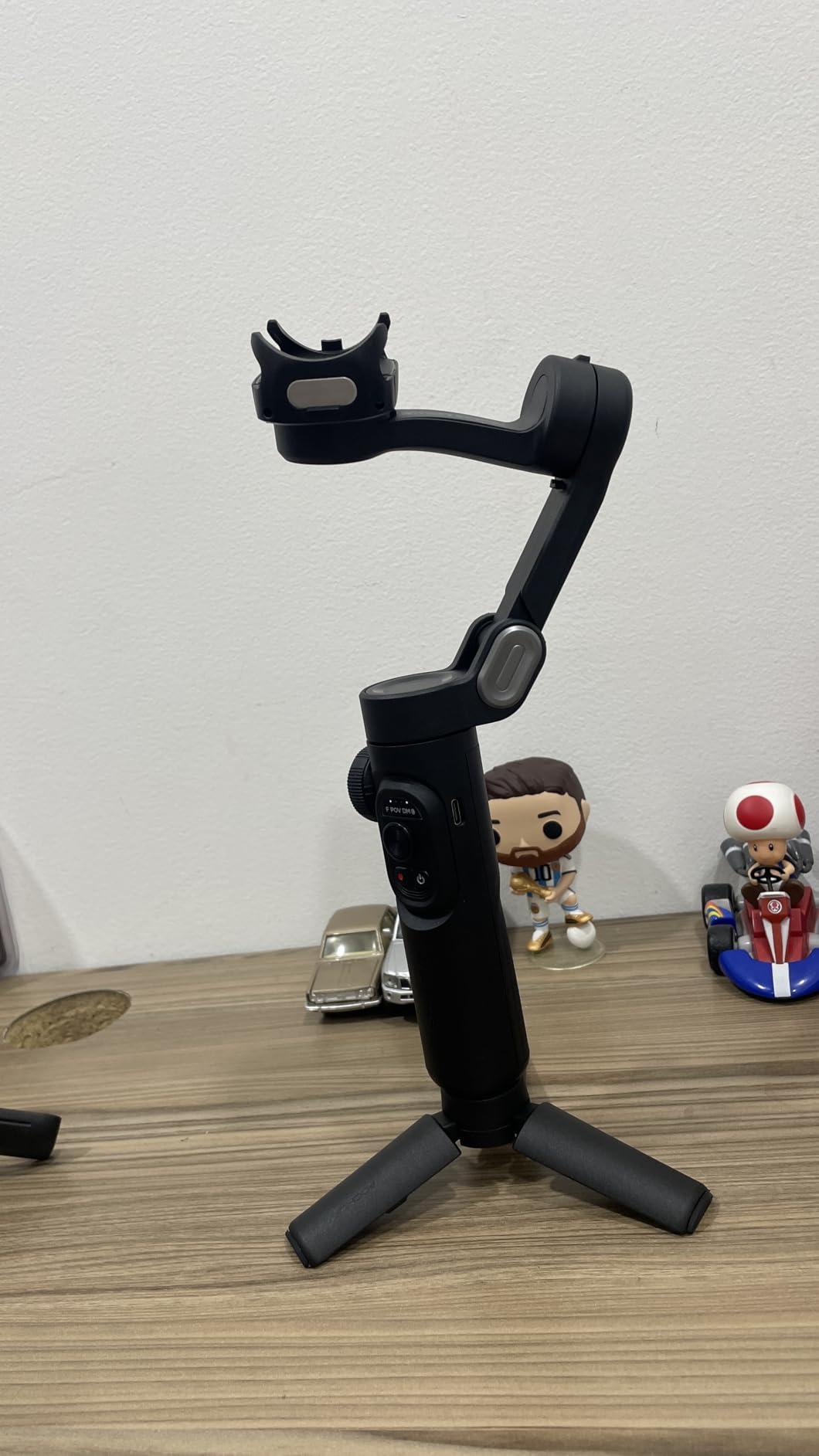 AOCHUAN Phone Gimbal Stabilizer 3-Axis Smartphone Foldable Handheld Gimbal for iPhone with Focus Wheel TikTok YouTube Vlog Stabilizer for iPhone17 16 15 14 13 Pro Max Android-Smart XE customer photo 2