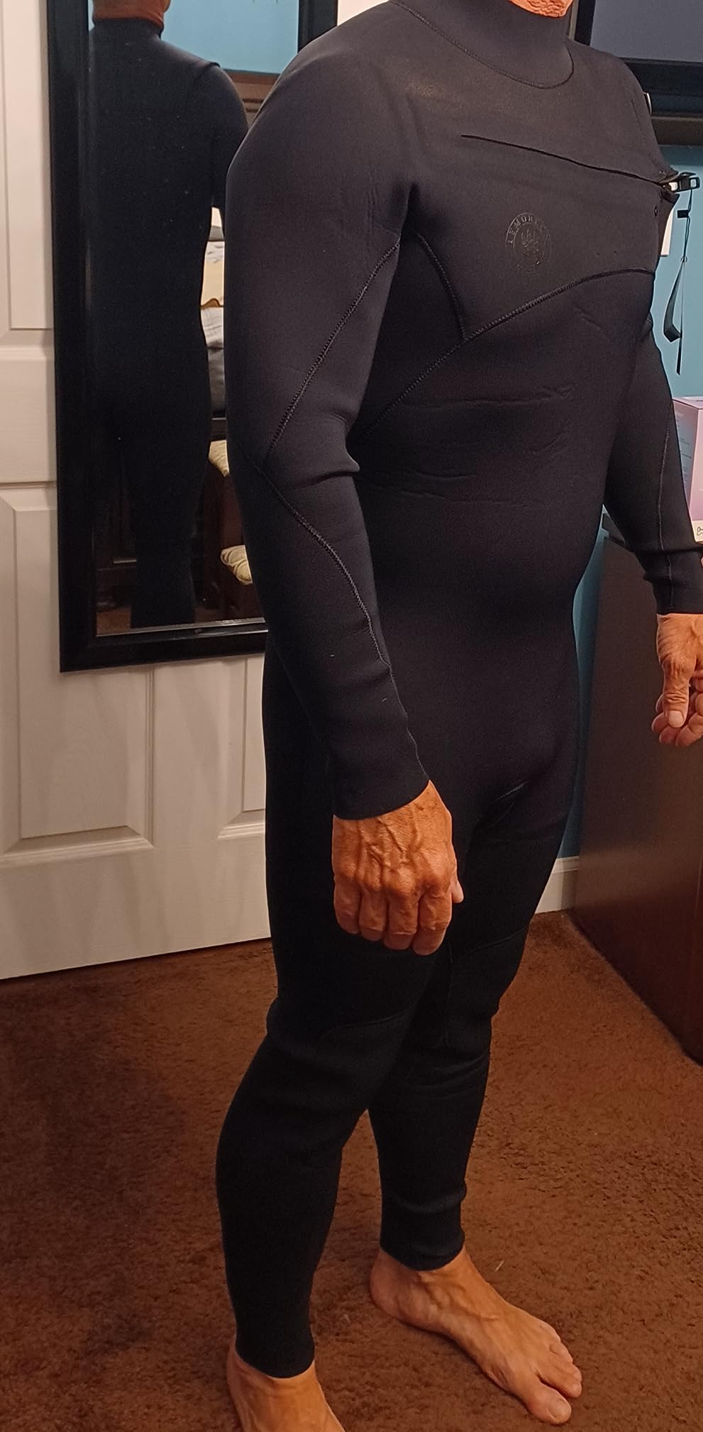 Lemorecn Men's Surfing Wetsuit Super Stretch Neoprene 4/3mm Chest Zip Full Wetsuit for Men customer photo 2