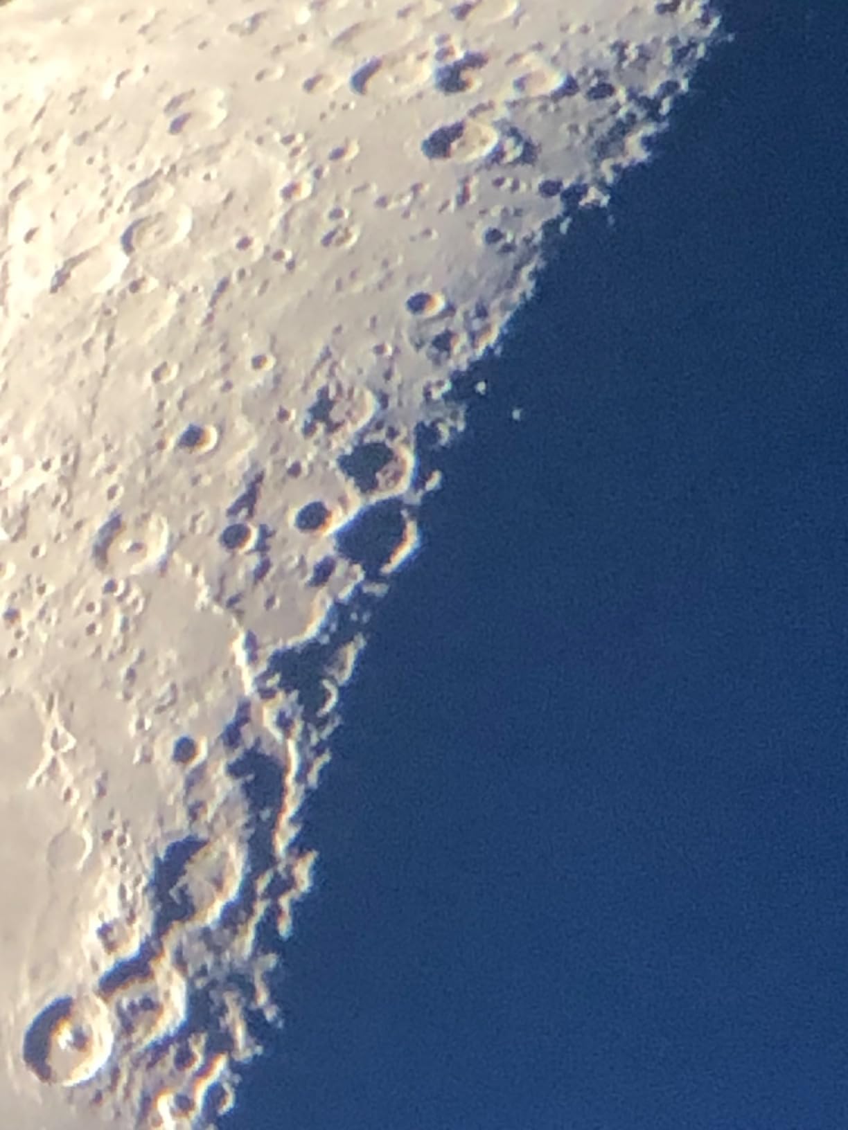 Celestron StarSense Explorer 150AZ App-Enabled Telescope - 150mm Tabletop Dobsonian with Smartphone Dock & StarSense App - iPhone & Android Compatible customer photo 2