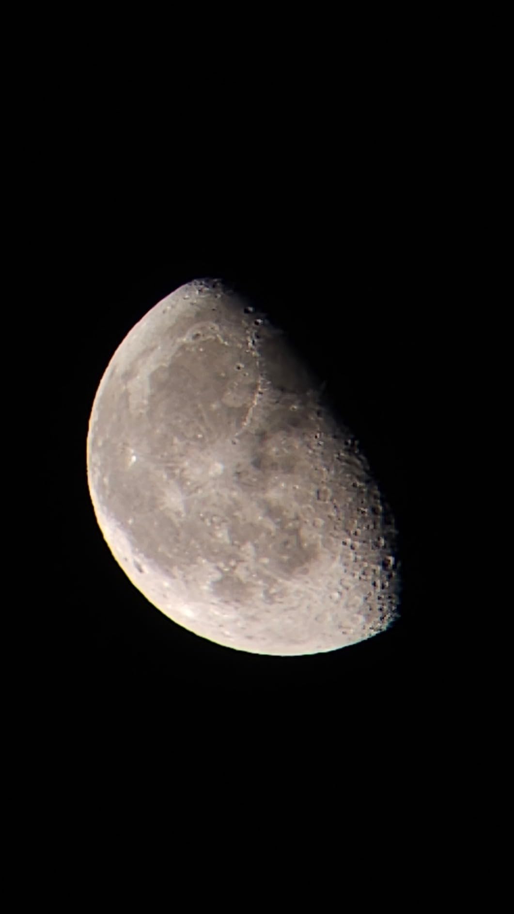 Celestron - SkyMaster Pro ED 7x50 Binocular - Astronomy Binocular with ED Glass - Large Aperture for Long Distance Viewing - Fully Multi-Coated XLT Coating - Tripod Adaptable - Carrying Case Included customer photo 2