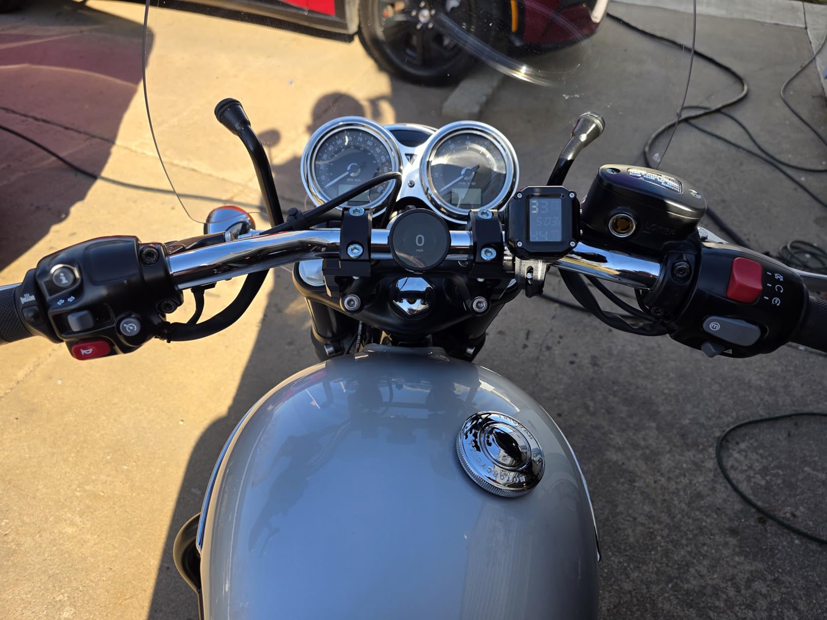 Shkalacar Motorcycle Tire Pressure Monitoring System USB Charging Wireless TPMS for Motorcycle with 2 External Sensors & Digital LCD Display customer photo 2