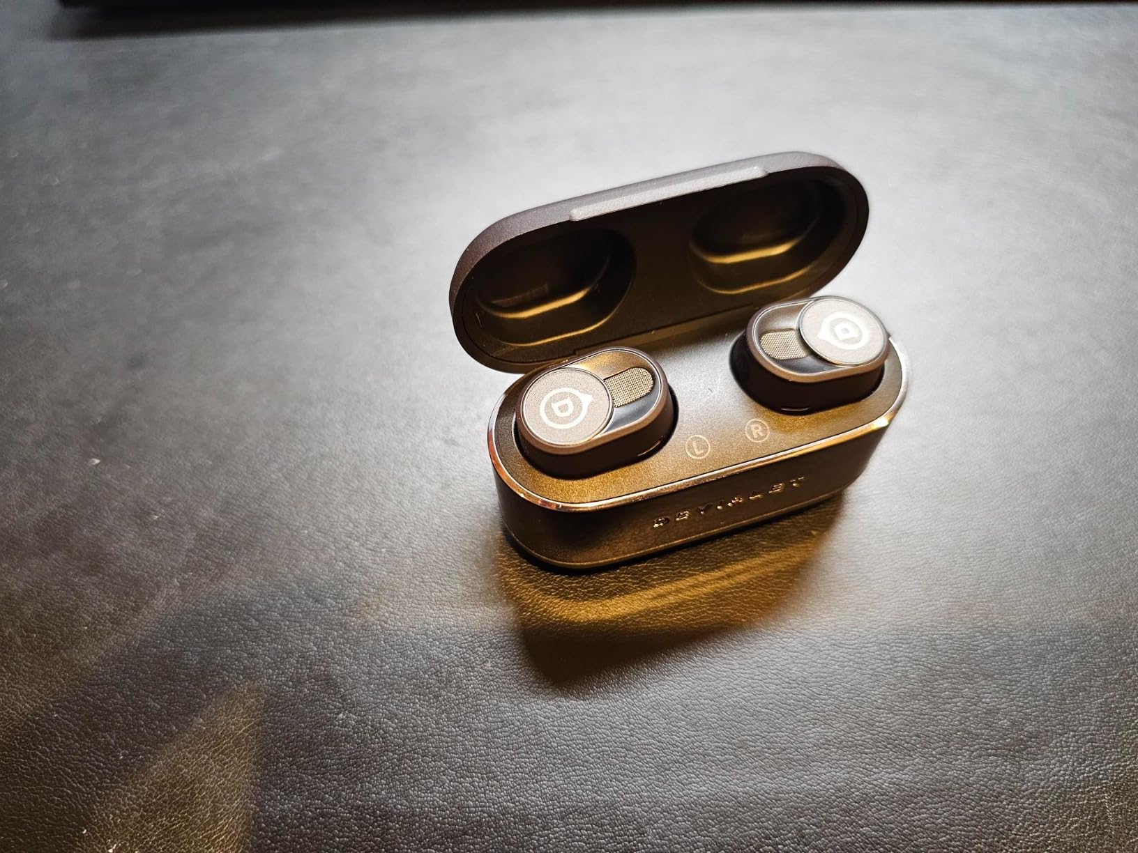 Devialet Gemini II True Wireless Earbuds - Matte Black - Audiophiles Pristine Audio Fidelity customer photo 1
