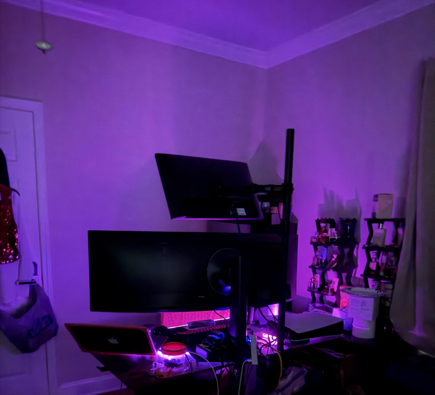 XXL Mouse Pad with Phone Holder - Black, RGB Desk Mat with 15W Fast Charging, LED Gaming Mousepad with 11 Light Colors, Waterproof Non-Slip Pad for Office & Home customer photo 2