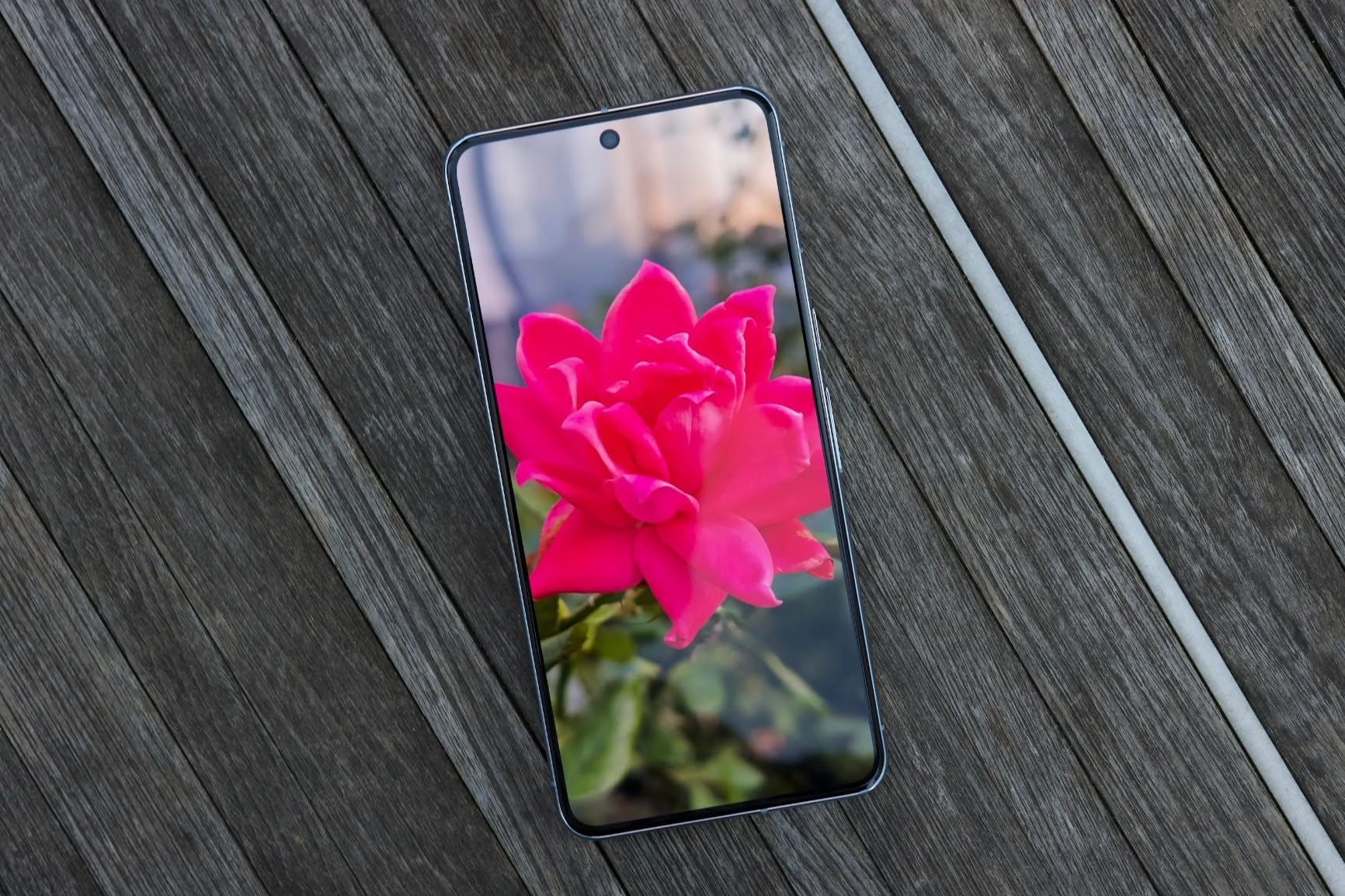 Pixel 8 - Unlocked Android Smartphone with Advanced Pixel Camera, 24-Hour Battery, and Powerful Security - Obsidian - 128 GB customer photo 2