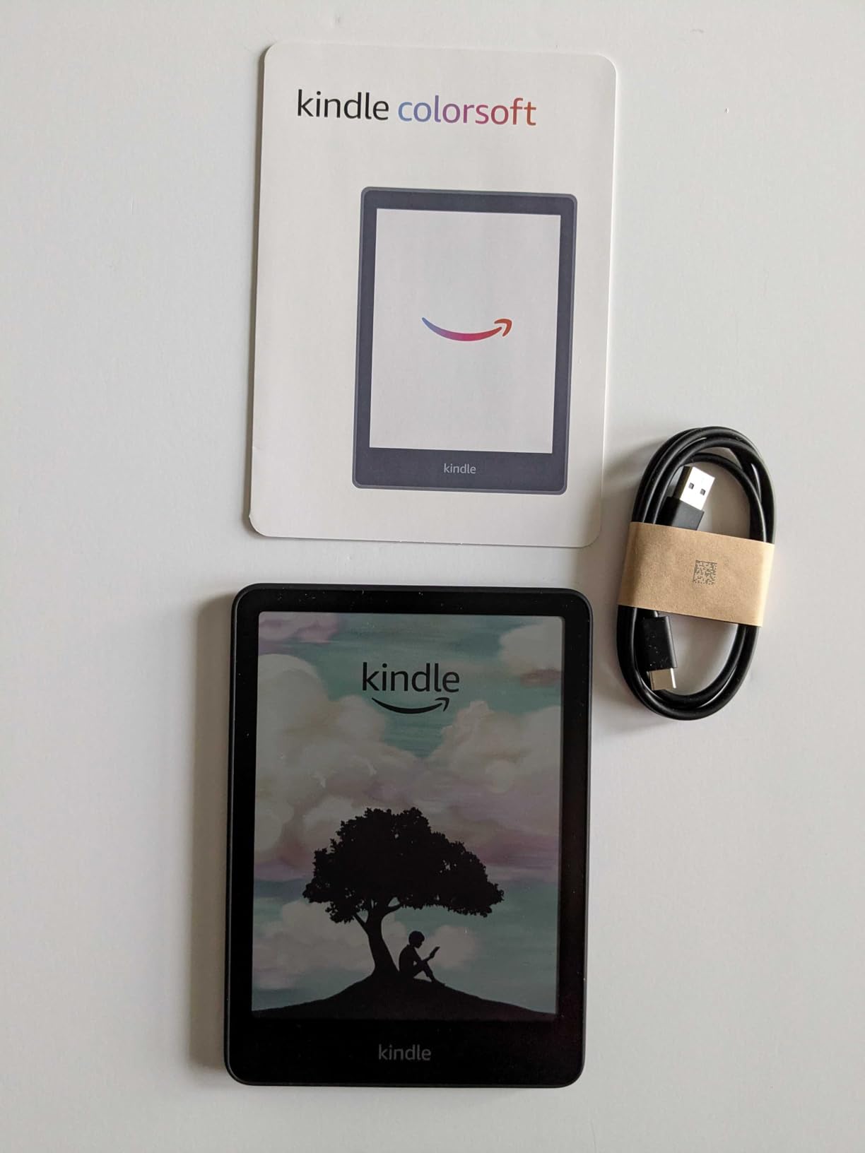 Amazon Kindle Colorsoft 16 GB (newest model) - With color display and adjustable warm light - No Ads - Black customer photo 1