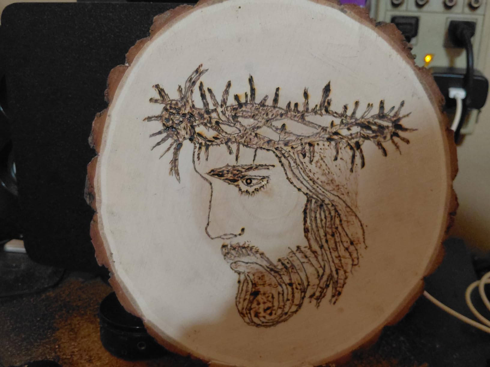 YIHUA 939D-VII Pyrography Tool Wood Burning Pen Kit Station 2-in-1 Solid-Point 200~480C (with Temp Display)/Wire-Nib 250~750C with 23 Nibs, 25 Solid Points, 4 Woodpieces customer photo 1