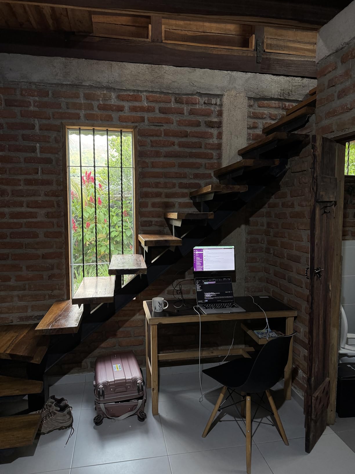 ARZOPA 16.1'' 144Hz Portable Gaming Monitor, 106% sRGB 1080P FHD Kickstand Portable Monitor with HDR, Ultra Slim, Eye Care, External Second Screen for Laptop, PC, PS5, Mac, Xbox-Z1FC customer photo 1