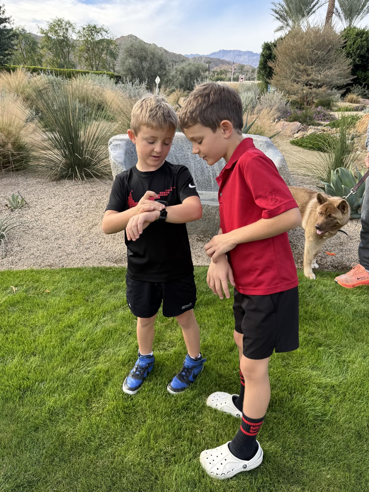 Garmin Bounce, Kids Smartwatch, Two-Way Text and Voice Messaging, Location Tracking, Lilac Floral customer photo 1