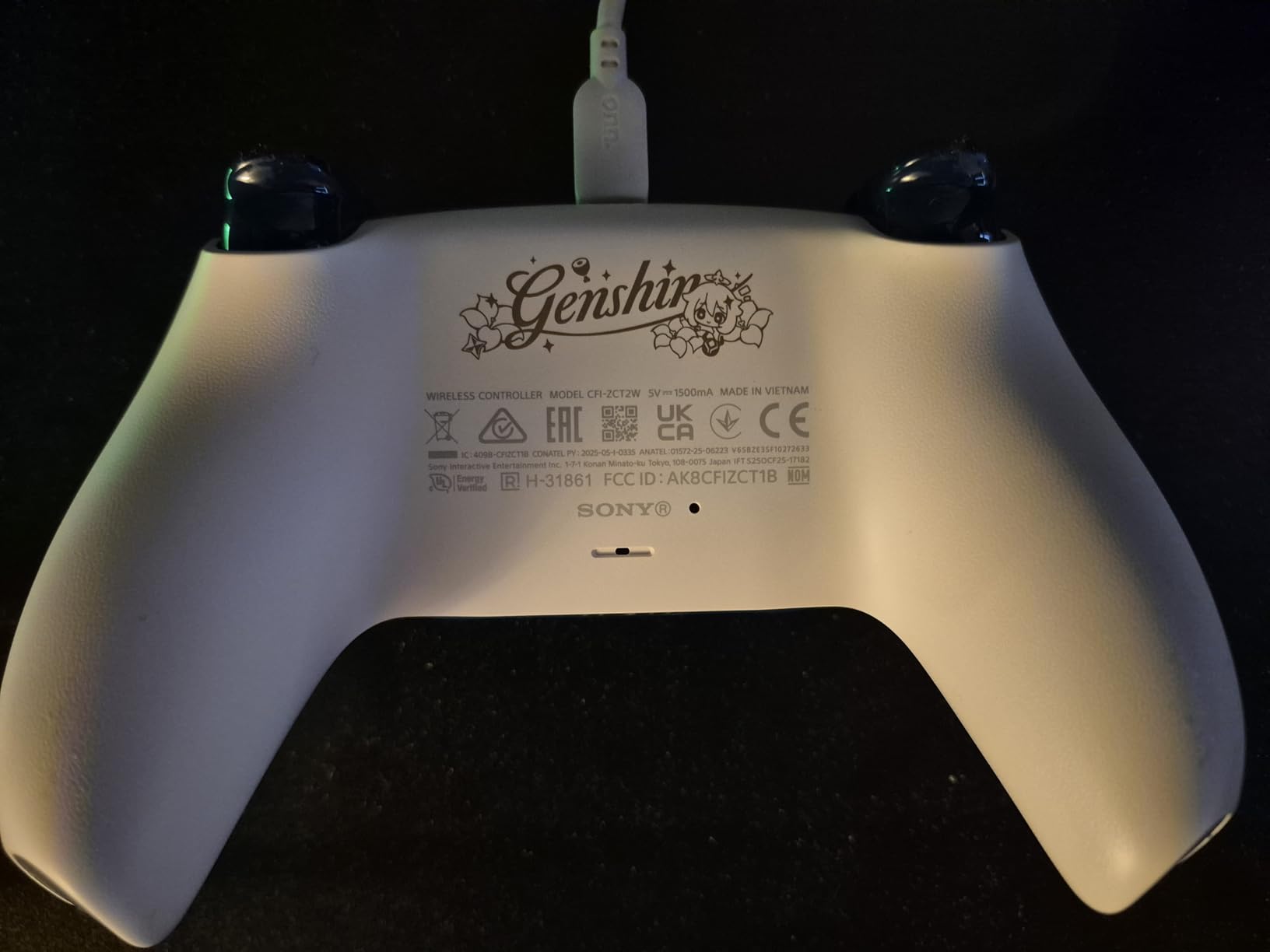 PlayStation DualSense Wireless Controller - Sterling Silver customer photo 2