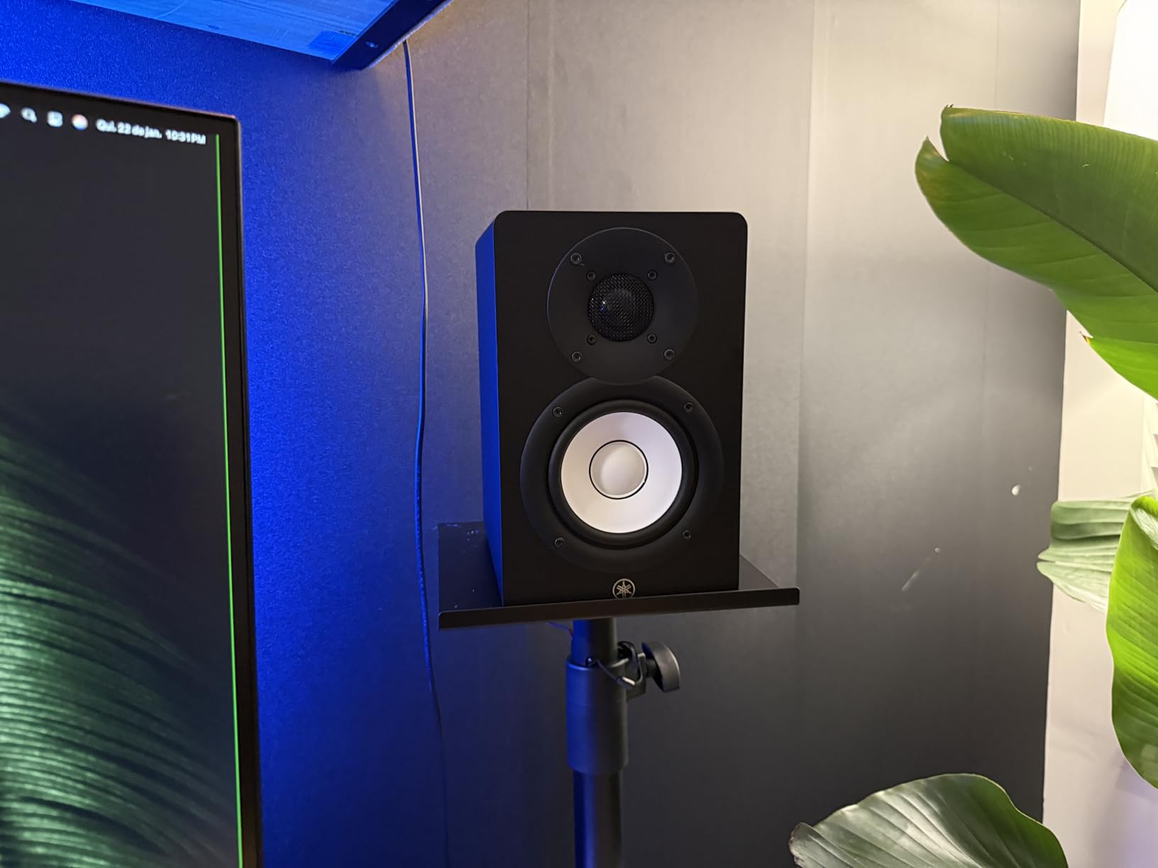 Yamaha HS3 Powered Studio Monitor in Black, Pair (HS3 B) customer photo 1