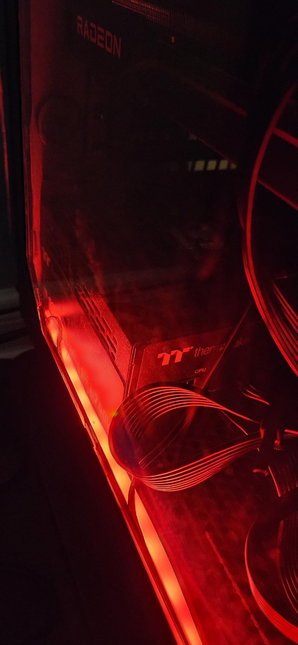 Thermaltake GF1 Fully Modular ATX 750W Power Supply - 80 Plus Gold - Ultra Quiet - Zero RPM customer photo 1