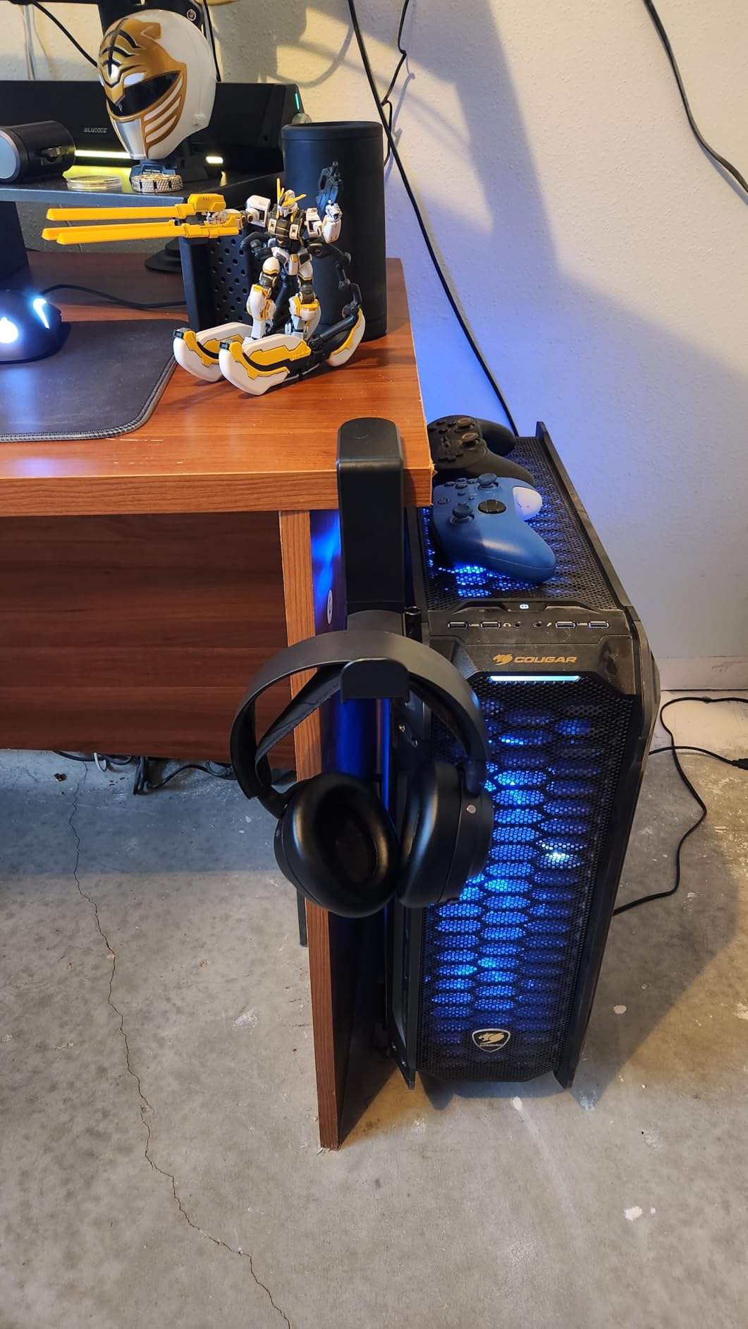 3in1 Rotating Headphone Holder - EURPMASK 3in1 PC Gaming Headset Holder w/Detachable Controller Holder customer photo 1