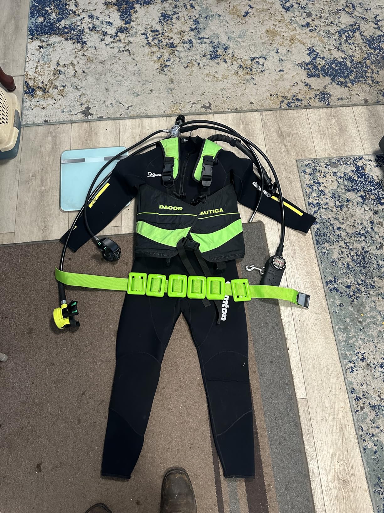 Owntop Wetsuit 5mm Neoprene Diving Suit - Mens Womens Thicken Full Wet Suit, Front Zip Long Sleeve UPF50+ Keep Warm Swimwear for Scuba Surfing Swimming Diving Snorkeling Water Sports customer photo 1