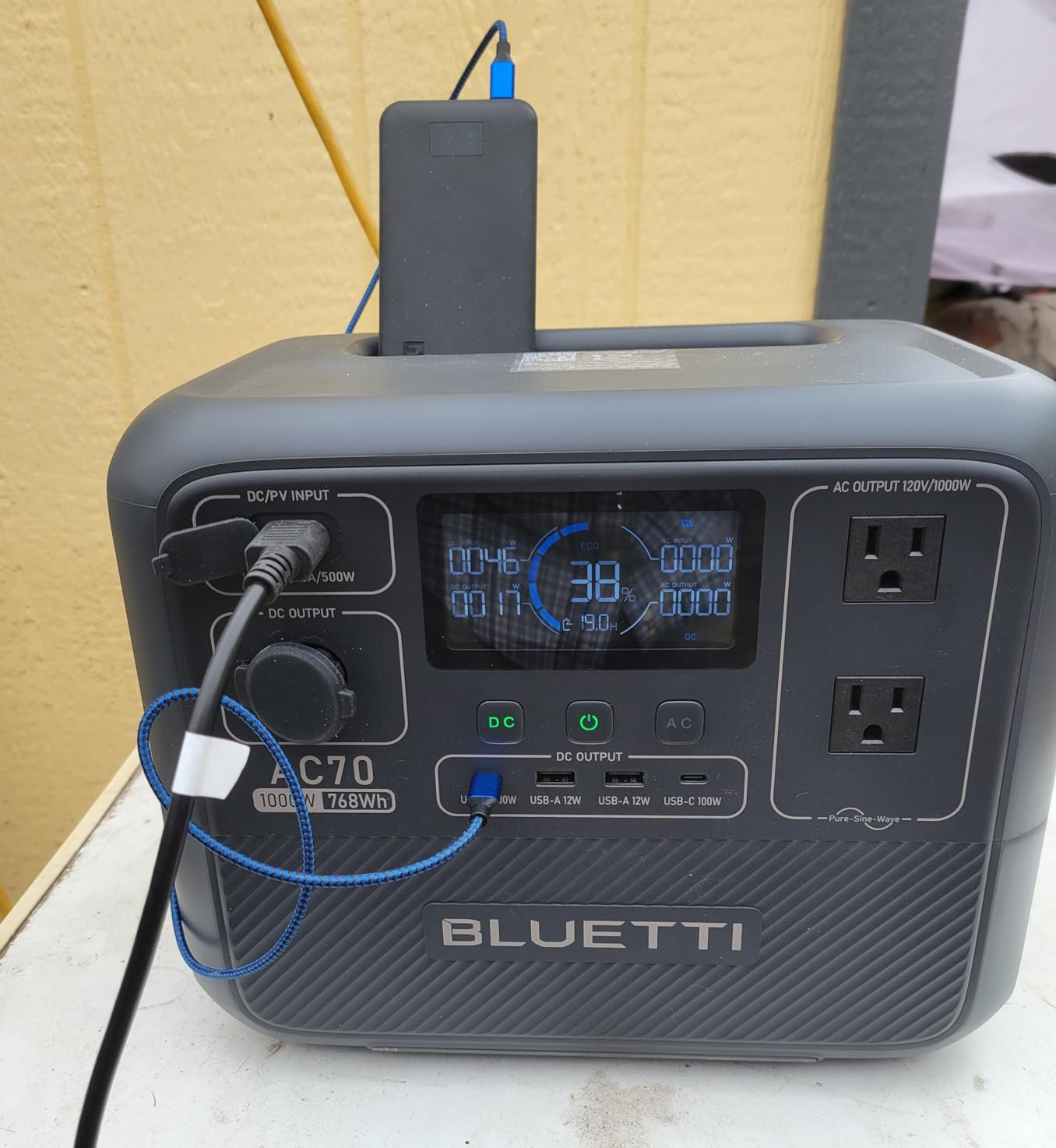 BLUETTI AC70 Portable Power Station, 768Wh Solar Generator w/ 2 1000W AC Outlets (Power Lifting 2000W), 100W Type-C, LiFePO4 Battery Backup For Road Trip, Off-Grid, Power Outage (Solar Panel Optional) customer photo 2