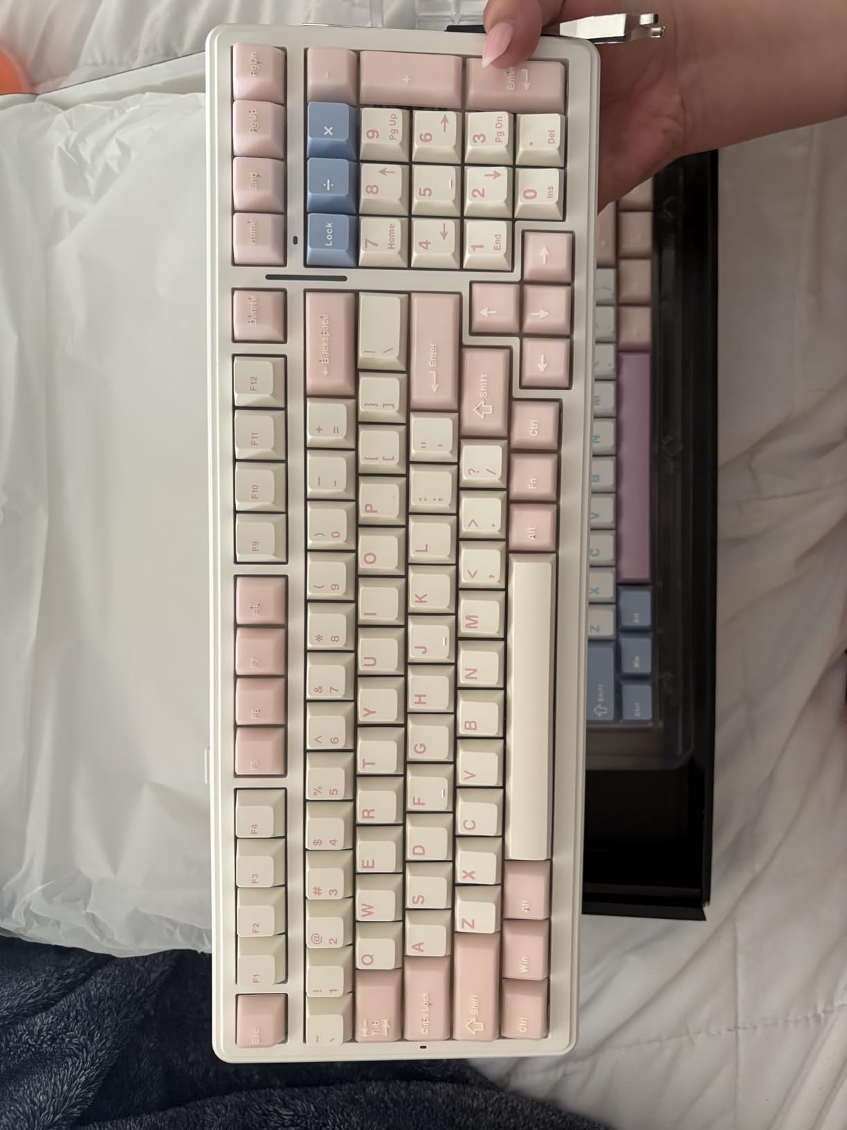 AULA F99 Wireless Mechanical Keyboard,Tri-Mode BT5.0/2.4GHz/USB-C Hot Swappable Custom Keyboard,Pre-lubed Linear Switches,RGB Backlit Computer Gaming Keyboards for PC/Tablet/PS/Xbox customer photo 2