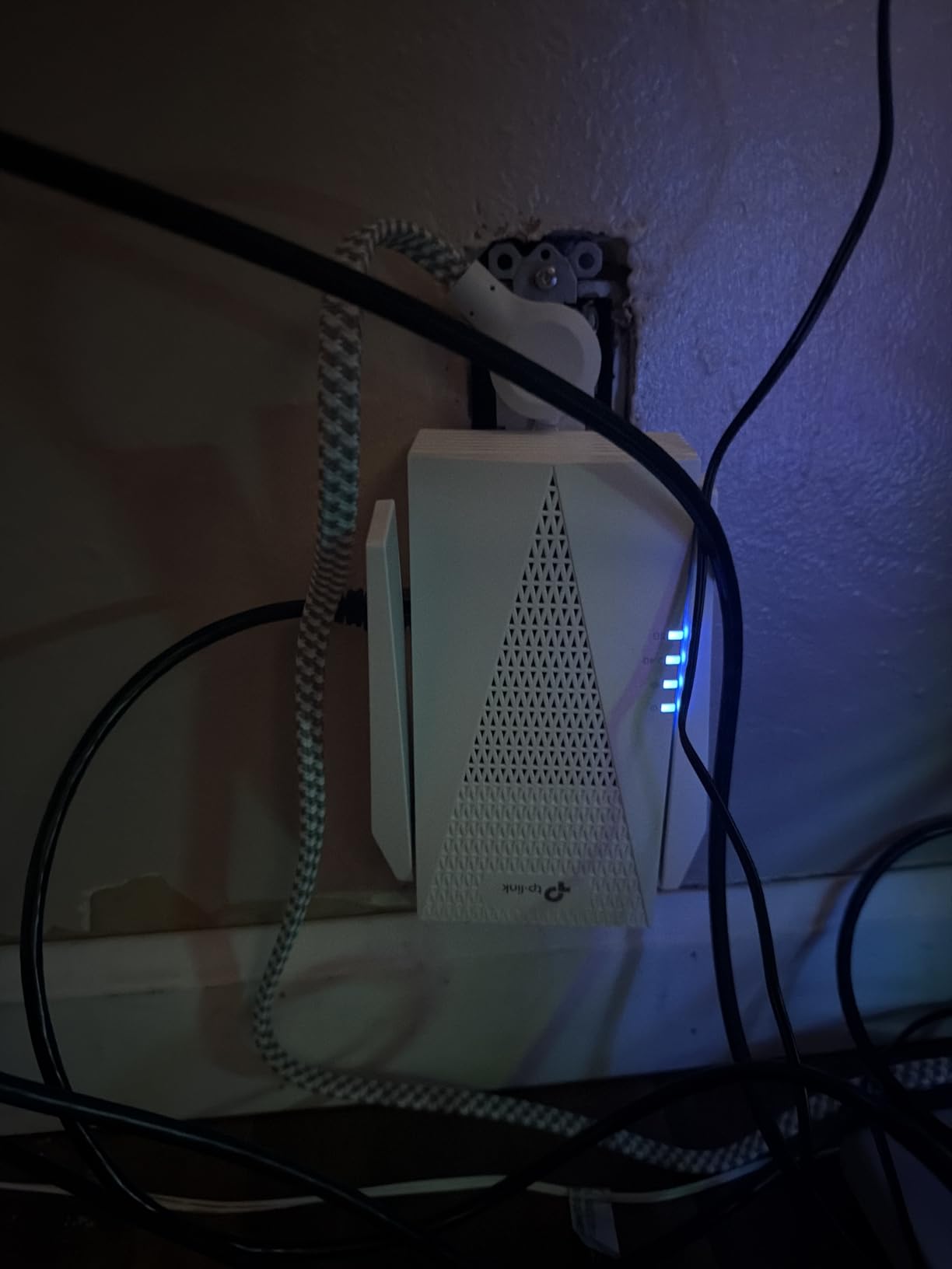 TP-Link RE615X AX1800 WiFi 6 Range Extender w/Ethernet Port | 1.8G Dual-Band Wireless Repeater Amplifier | Up to 2100 Sq. Ft., 64 Devices | Internet Signal Booster | APP Setup | EasyMesh Compatible customer photo 2