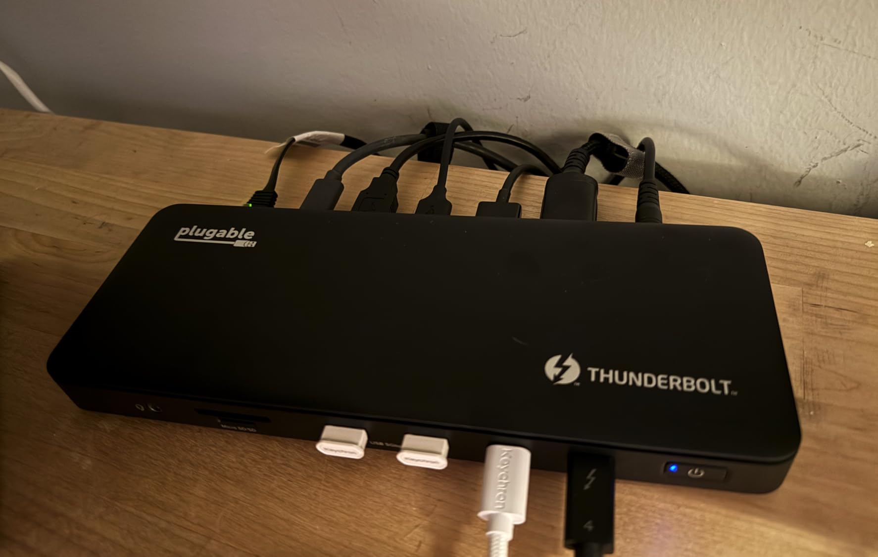 Plugable Thunderbolt 4 Dock with 100W Charging, Thunderbolt Certified, Laptop Docking Station Dual Monitor Single 8K or Dual 4K HDMI for Windows and Mac, 4X USB, Gigabit Ethernet (TBT4-UD5) customer photo 1