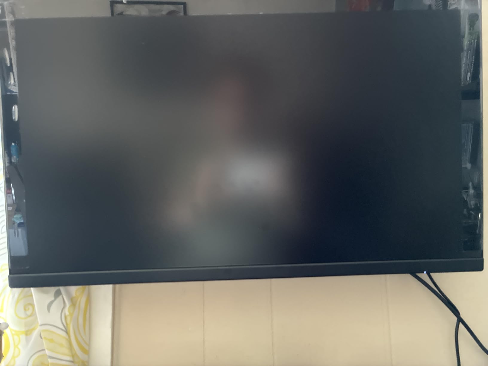 Amazon Basics 24 Inch (23.8 inch viewable) Gaming Monitor, FHD 1080P, 165Hz, VESA Compatible, Adaptive sync, 1ms Response, Black customer photo 2