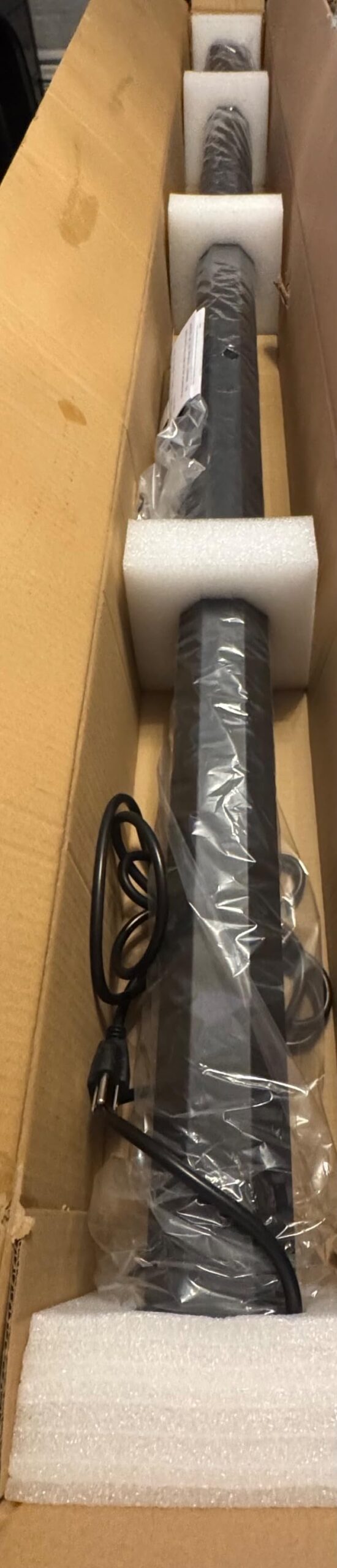 Akia Screens 125-Inch Motorized Projector Screen, 16:9, Electric Drop Down with Remote, Wall or Ceiling Mount, 4K/8K Ready, AK-MOTORIZE125H2 customer photo 2