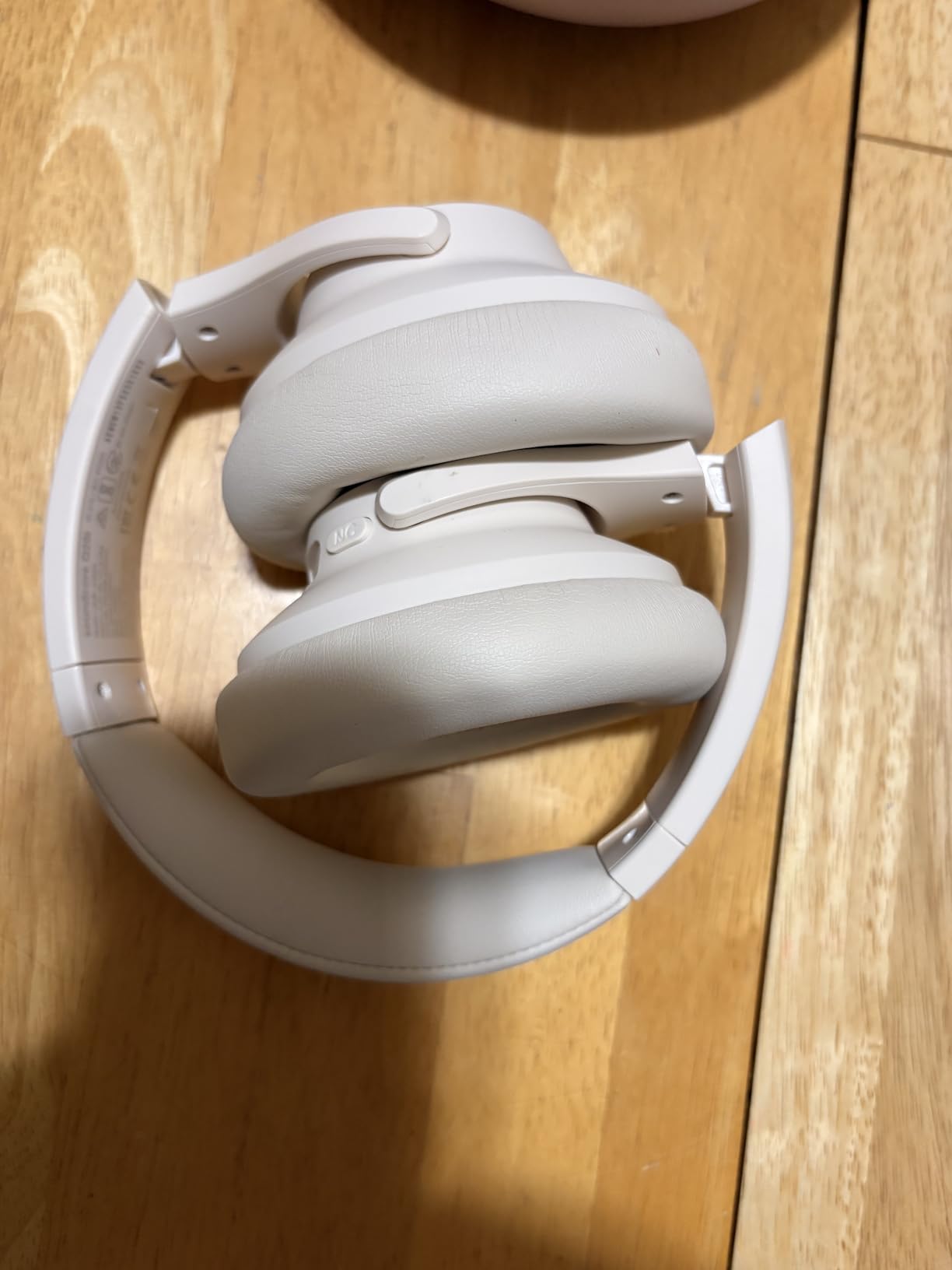 Soundcore by Anker Q20i Hybrid Active Noise Cancelling Headphones, Wireless Over-Ear Bluetooth, 40H Long ANC Playtime, Hi-Res Audio, Big Bass, Customize via an App, Transparency Mode (White) customer photo 2
