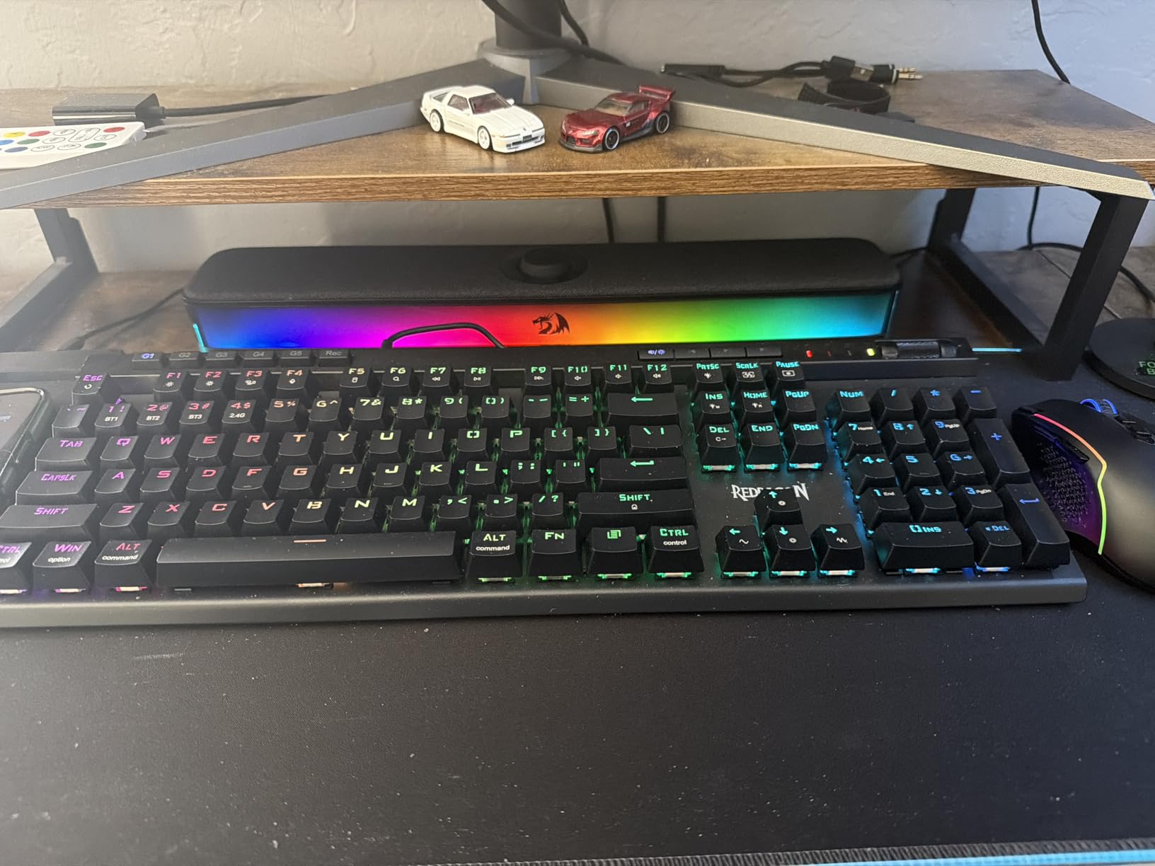 Redragon K580 PRO Wireless RGB Gaming Keyboard, 3-Modes 104 Keys Mechanical Keyboard w/Hot-Swap Socket, Dedicated Media Controls & Onboard Macro Recording, Linear Red Switch customer photo 1
