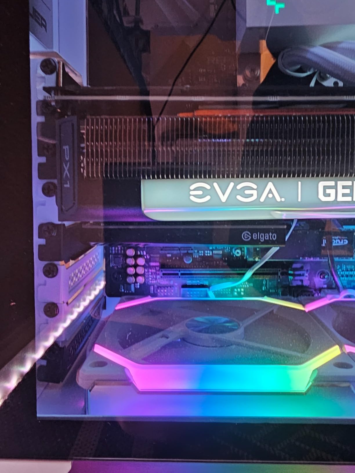 Elgato 4K Pro Internal Capture Card - 8K60 Passthrough/4K60 HDR10, Ultra-Low Latency for PS5 Pro, Xbox Series S, Nintendo Switch 2 customer photo 2