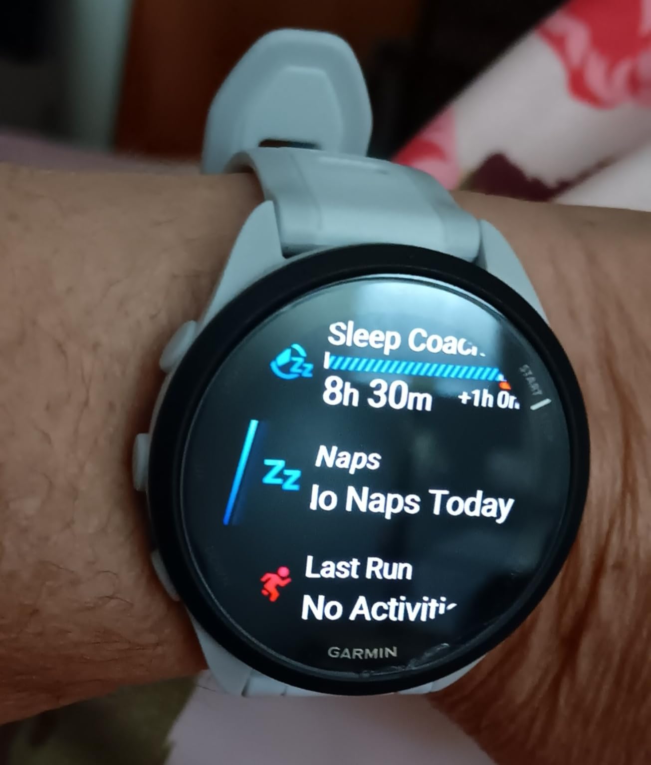 Garmin Forerunner 165, Running Smartwatch, Colorful AMOLED Display, Training Metrics and Recovery Insights, Whitestone customer photo 1