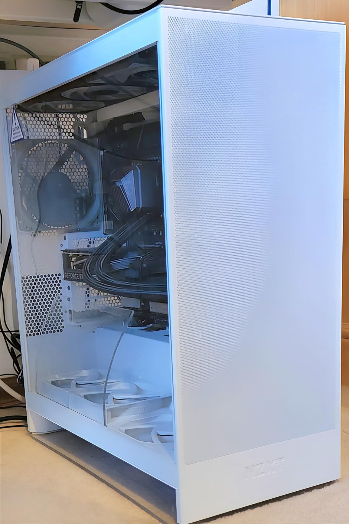 NZXT H7 Flow 2024 - Mid-Tower ATX Airflow Case - Includes Pre-Installed 3 x 120mm Fans - Supports Bottom Fans for Dedicated GPU Cooling - Cable Management - Black customer photo 1