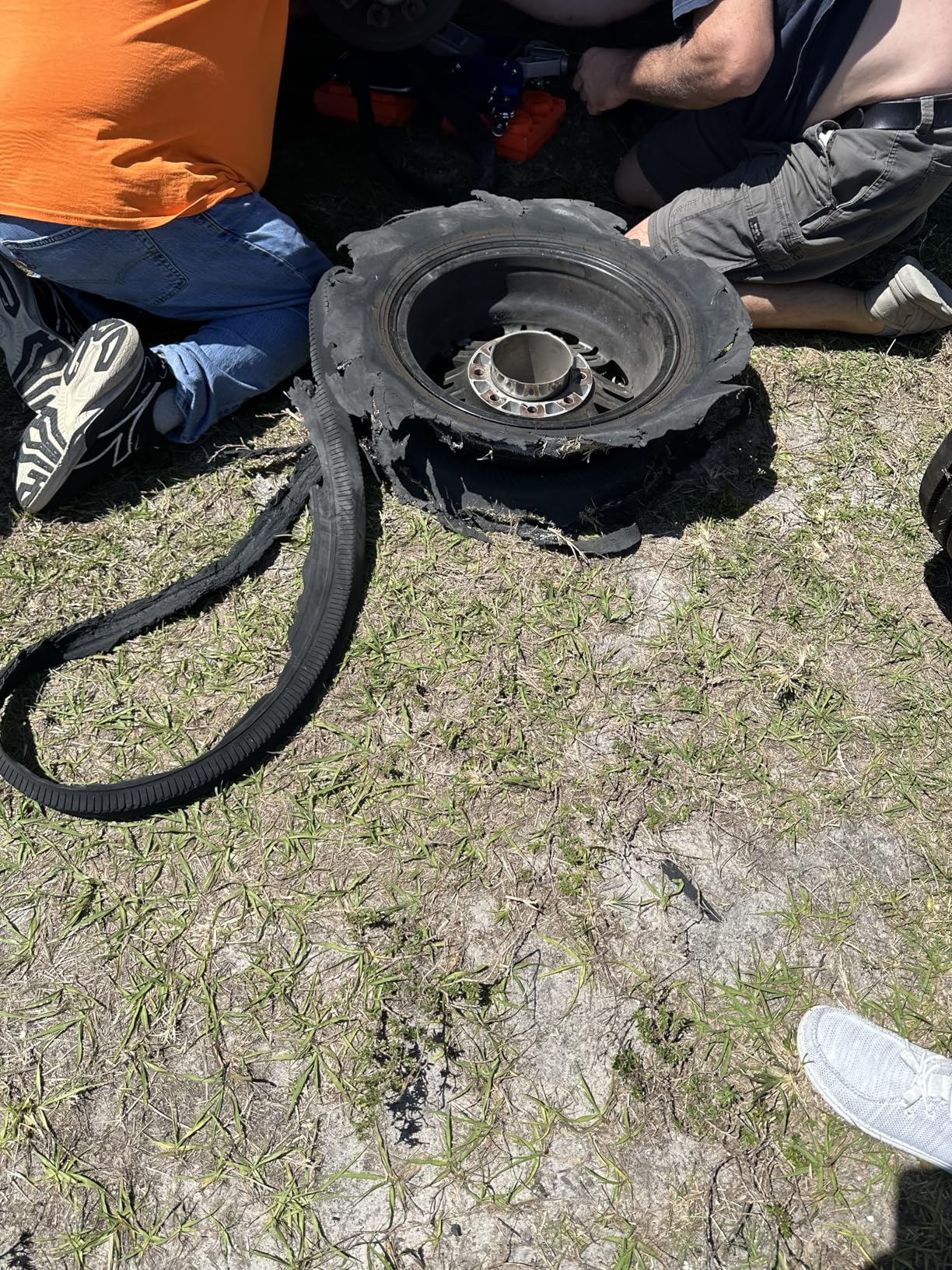 Tymate RV Tire Pressure Monitoring System, Solar Charge TPMS, 6 Sensors & 5 Alarm Modes, M7-3 2024 Updated Color Display, W/Repeater for Longer Distance Transmission, 0-87 PSI for RV Trailer Camper customer photo 1