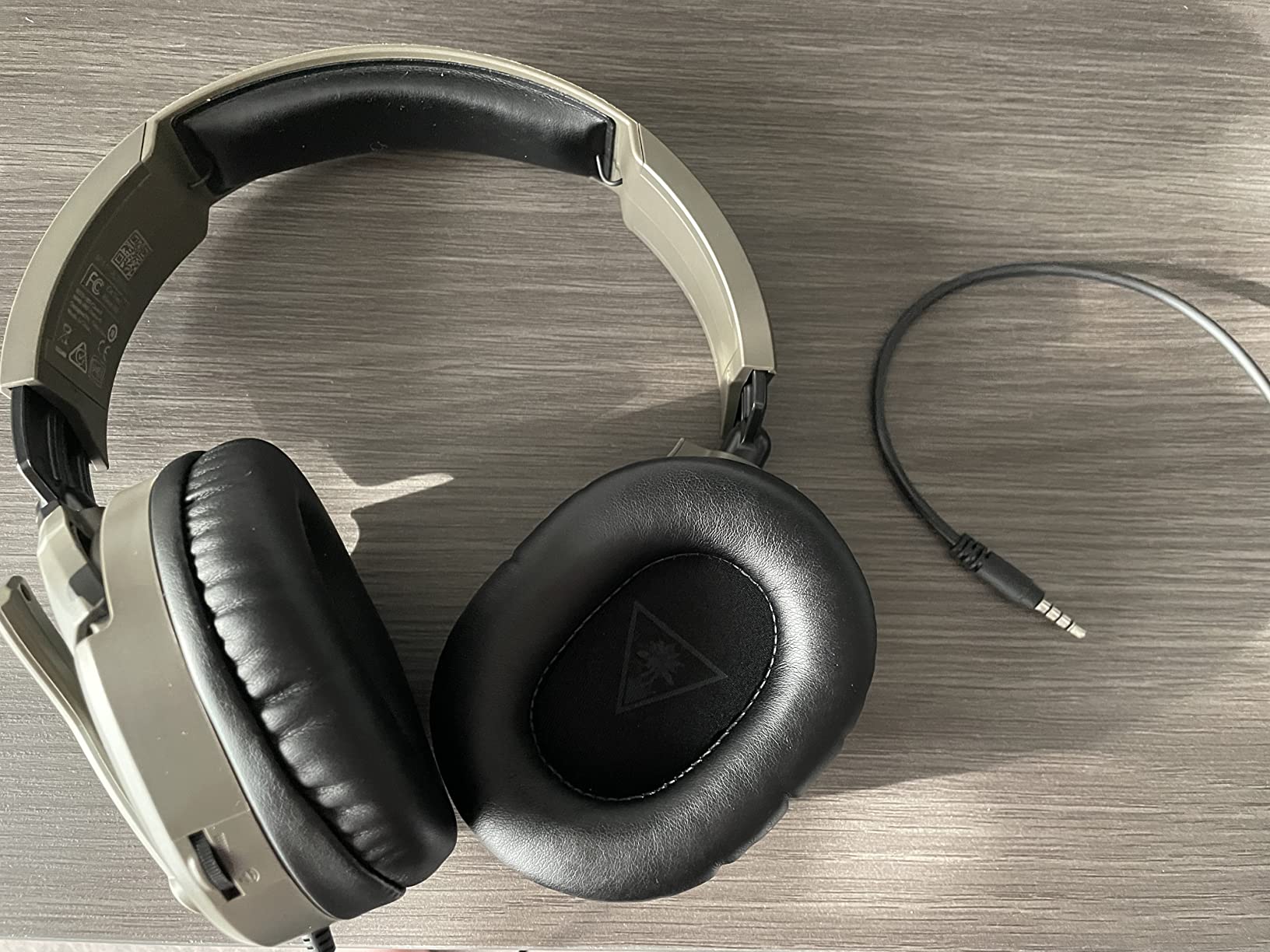 Turtle Beach Recon 70 Multiplatform Gaming Headset for PS5, PS4, Xbox Series X|S, Xbox One, PC & Mobile w/ 3.5mm Wired Connection - Flip-to-Mute Mic, 40mm Speakers, Lightweight Design, Black customer photo 1