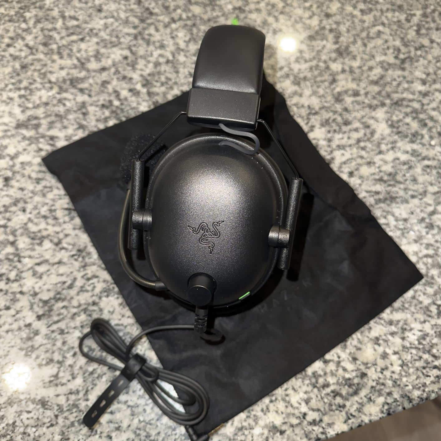 Razer BlackShark V2 X PlayStation Gaming Headset: 50mm Drivers - Cardioid Mic - Lightweight - Comfortable, Noise Isolating Earcups - for PS5, Xbox Series X, PC, Switch via 3.5 mm Audio Jack - Black customer photo 2